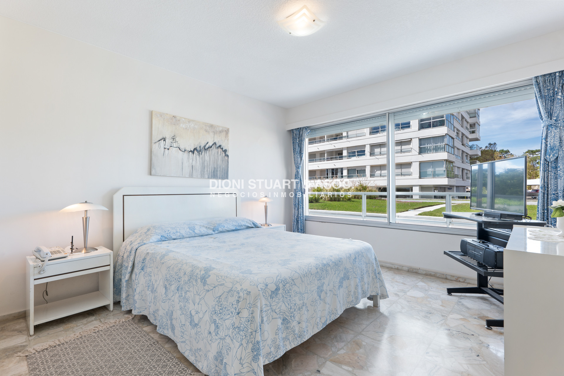 Apartamento ID.407 - Oportunidad - Apartamento en Venta - Primera Linea Mansa - 2 Dormitorios y Medio - Reciclado - Complejo Lincoln Center