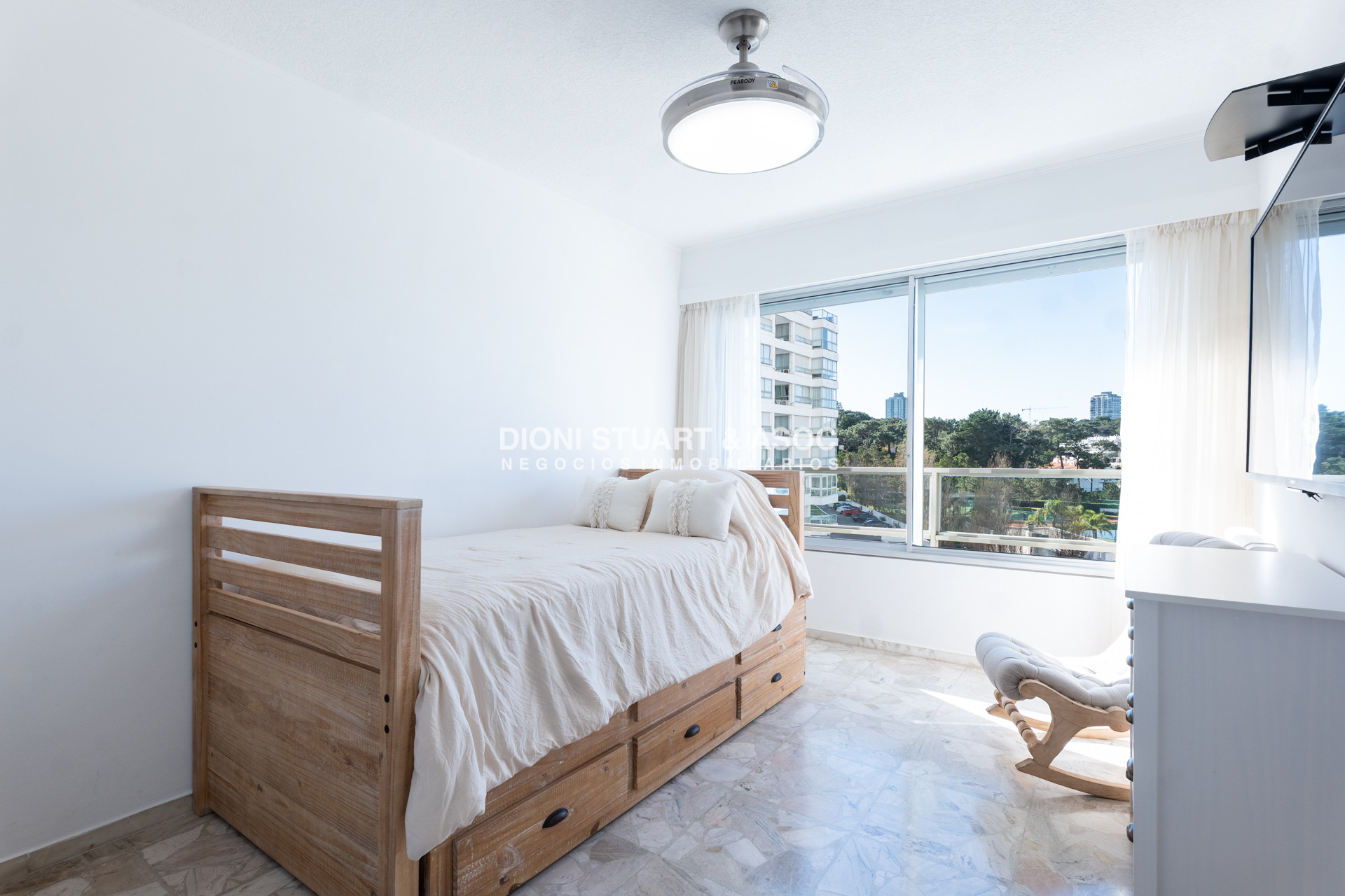 Apartamento ID.972 - APARTAMENTO EN VENTA FRENTE AL MAR DE 2 DORMITORIOS Y MEDIO RECICLADO TORRE WASHINGTON COMPLEJO LINCOLN CENTER