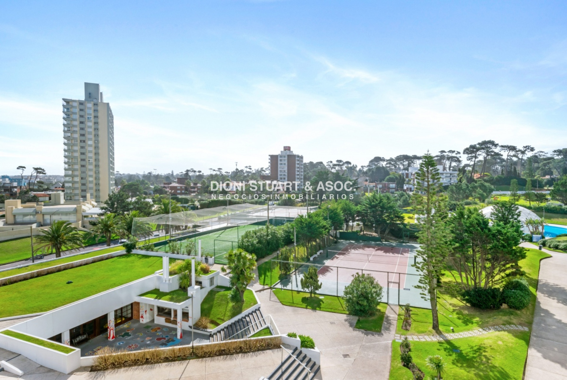 Apartamento ID.501 - APARTAMENTO EN VENTA FRENTE AL MAR 3 DORMITORIOS + DEPENDENCIA COMPLEJO LINCOLN CENTER TORRE JEFFERSON PLAYA MANSA