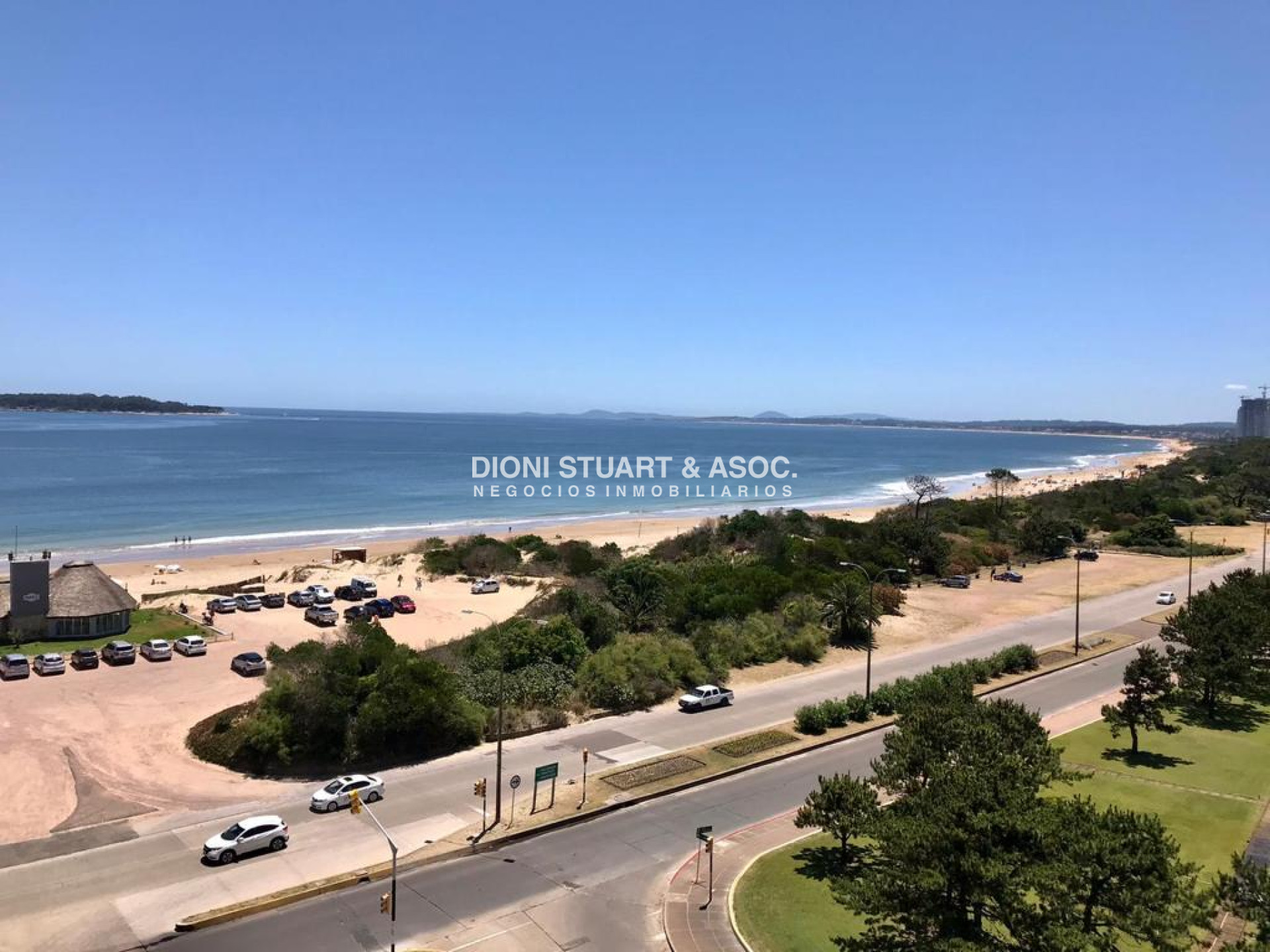 Apartamento ID.386 - Apartamento en Coral Tower - En Venta - 3 Dormitorios en Suite + Dependencia