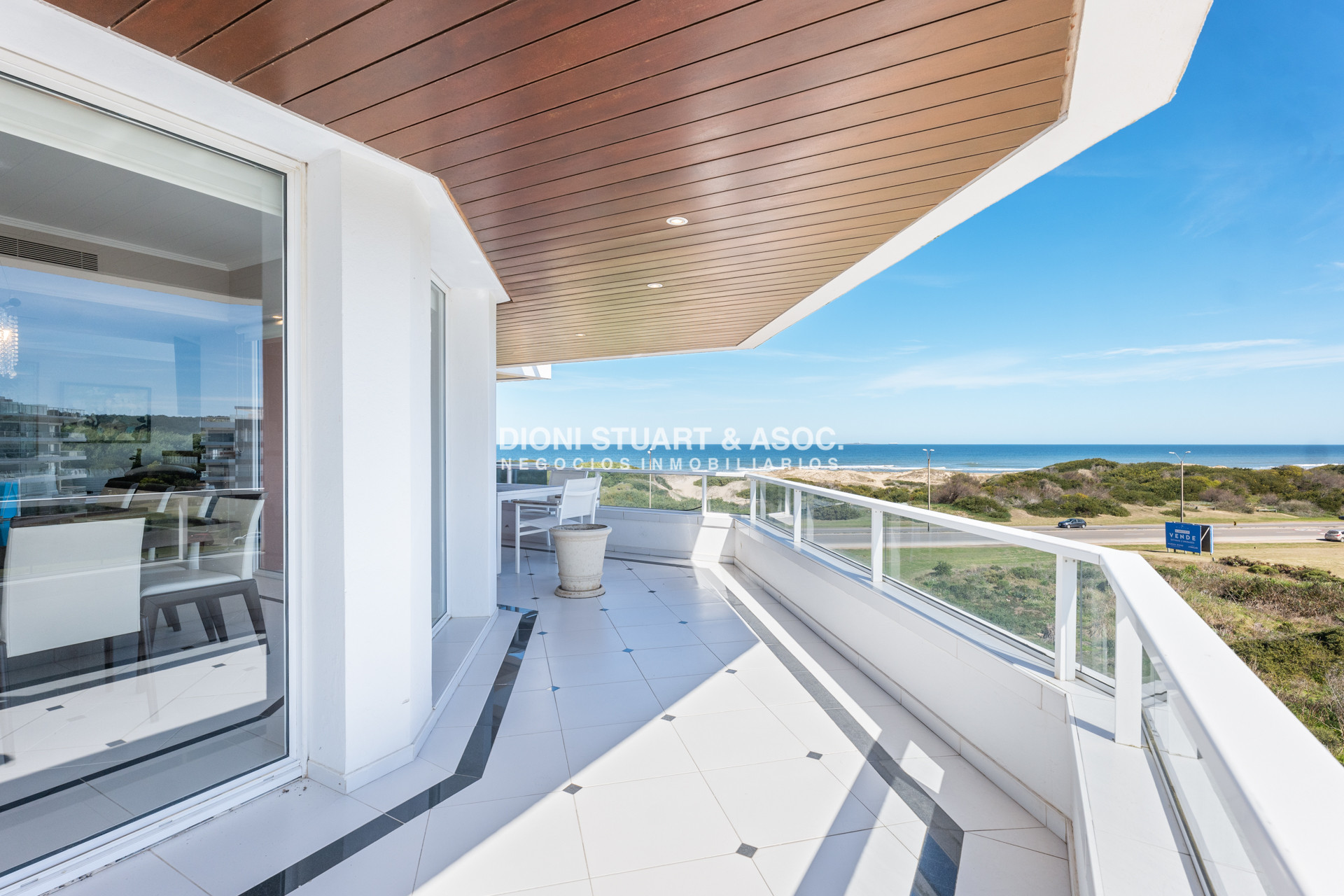 Apartamento ID.757 - PENT HOUSE EN VENTA PRIMERA LINEA BRAVA - EDIF. AGUAS AZULES - 5 DORM EN SUITE