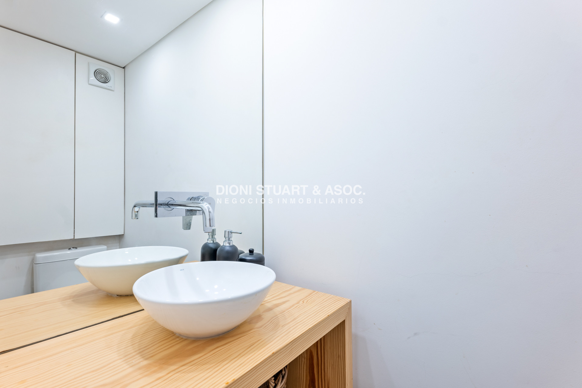 Apartamento ID.665 - DEPARTAMENTO EN VENTA EN PLAYA MANSA - 3 DORM Y DEP. - RECICLADO - COMPLEJO LINCOLN CENTER - TORRE JEFFERSON