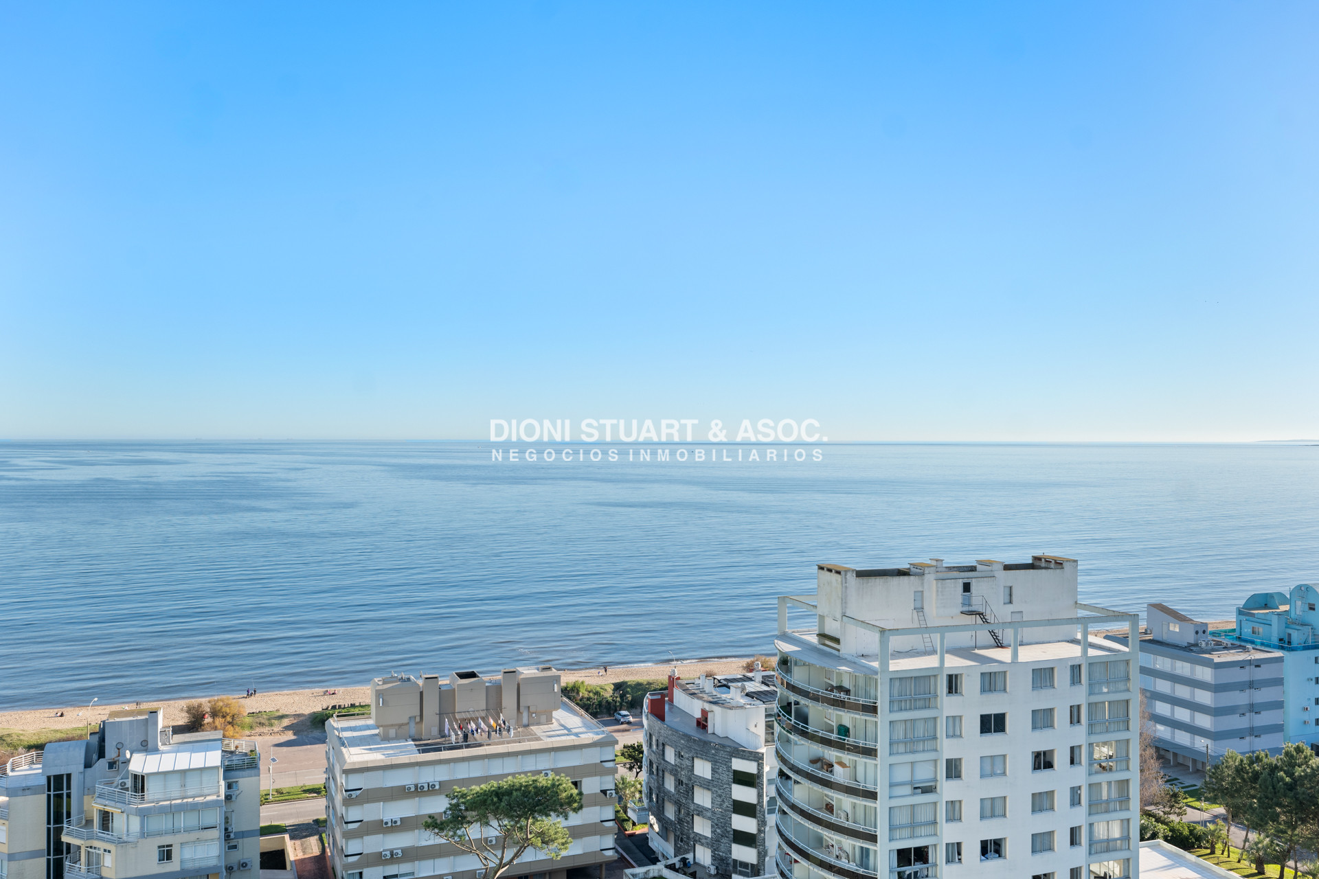 Apartamento ID.687 - Alquiler de Temporada - Edificio Fragata - Frente al Mar - 3 Dormitorios - Todos los Amenities