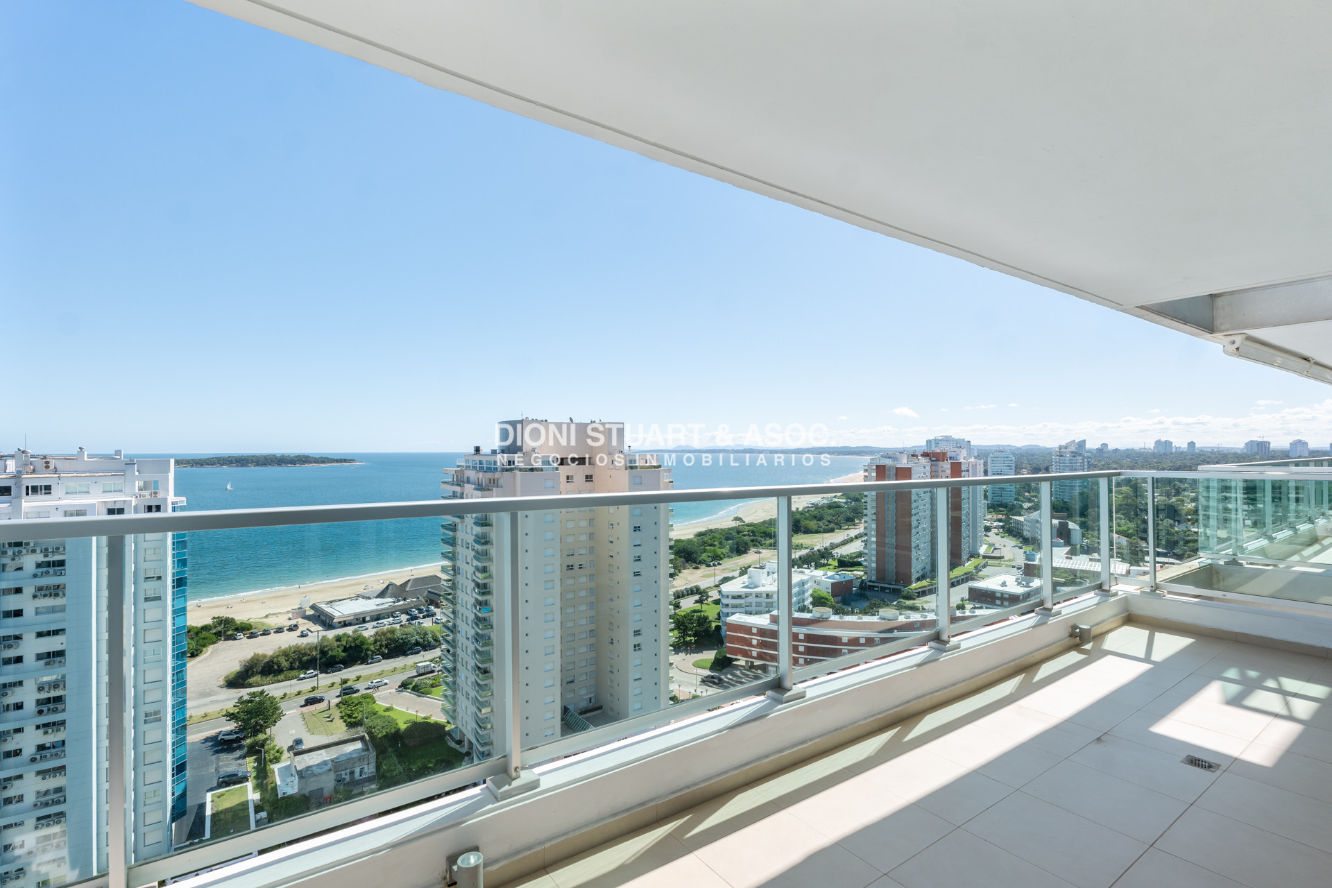 Apartamento ID.937 - GALA TOWER DEPARTAMENTO EN VENTA EN PLAYA MANSA 2 DORMITORIOS CON PARRILLERO INCREIBLE VISTA AL MAR