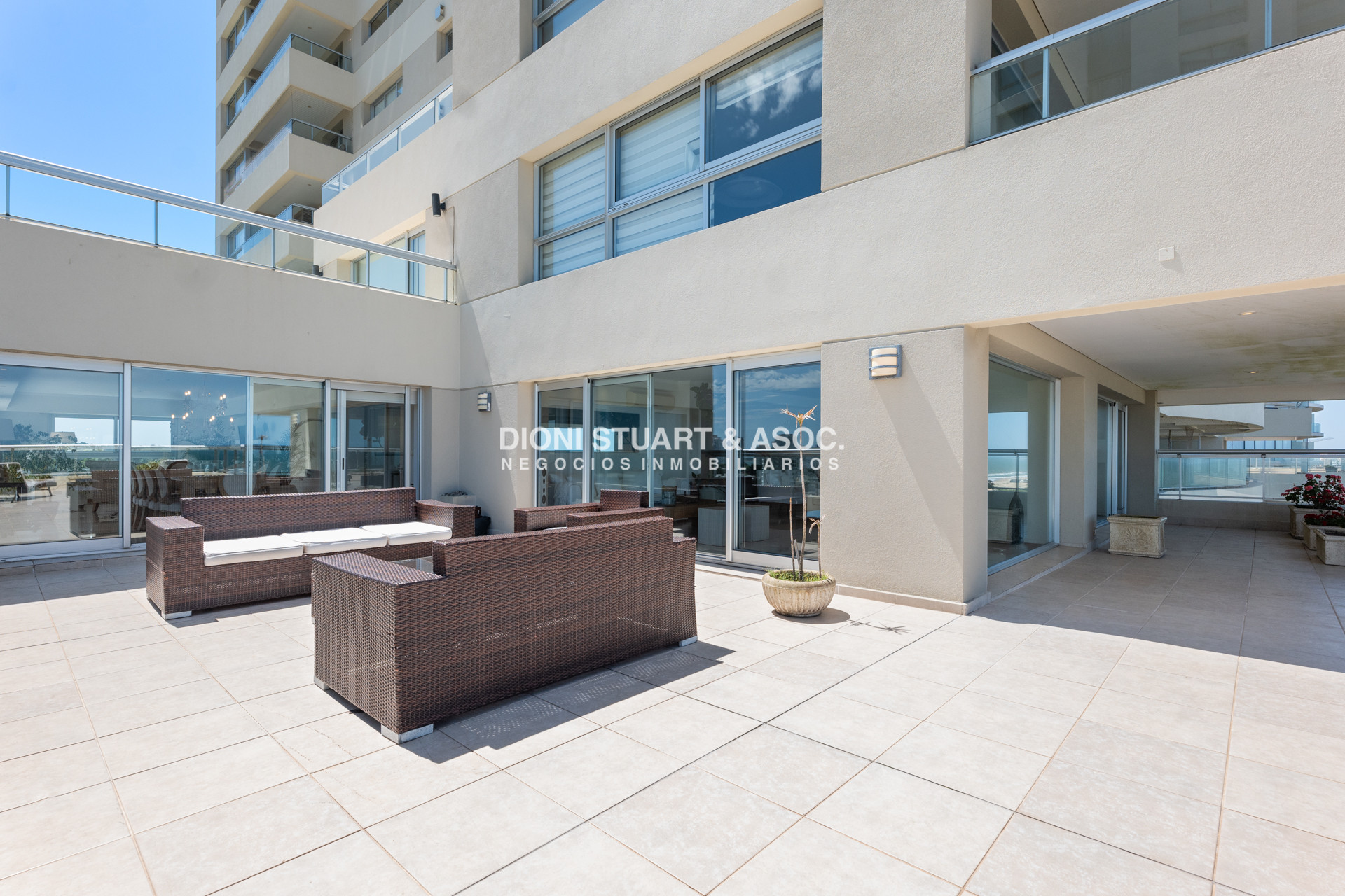 Apartamento ID.839 - Torre Lobos Esquinero - 3 Dorm en suite + Dep.