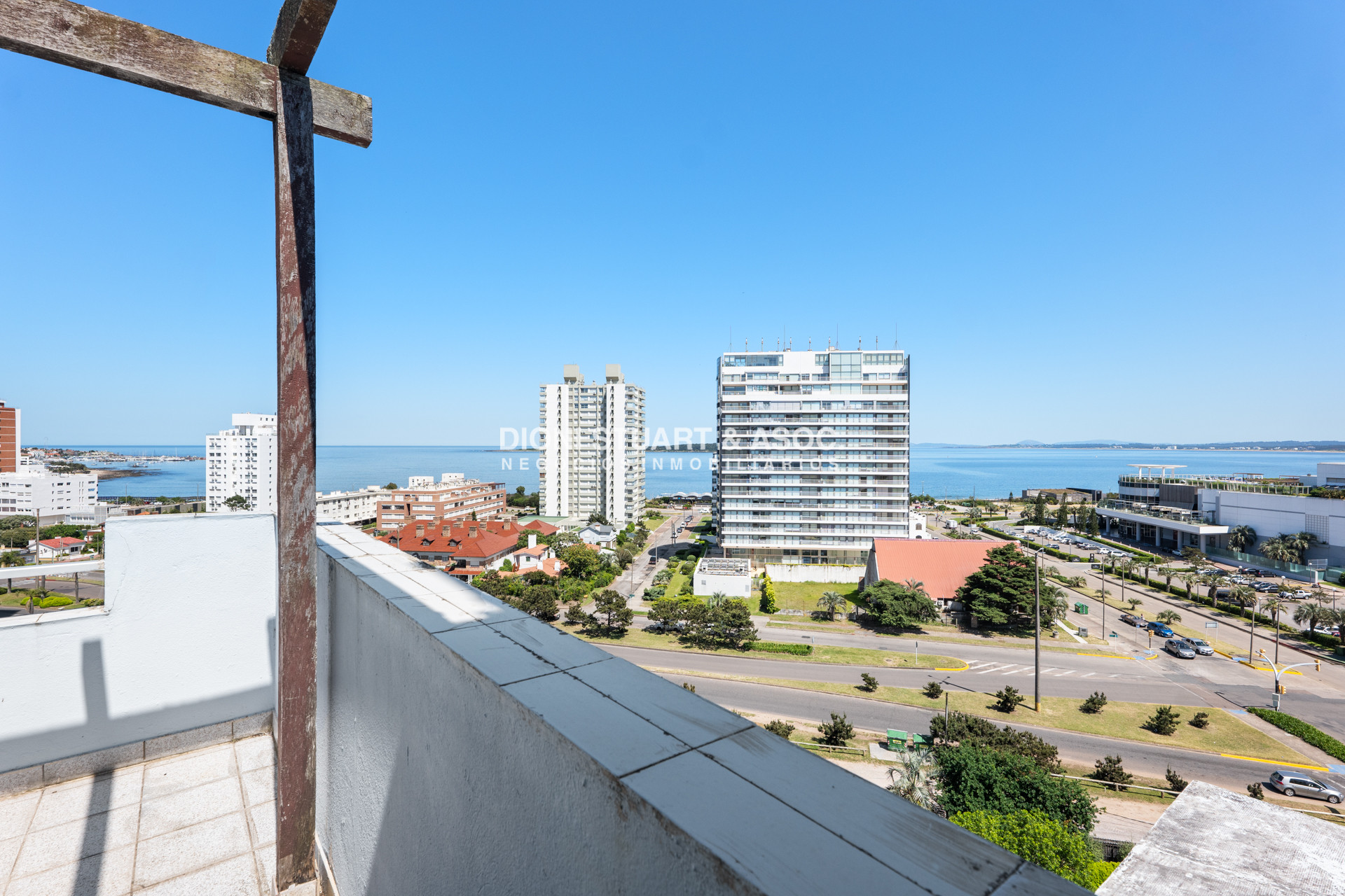 Apartamento ID.372 - DEPARTAMENTO PENT HOUSE DUPLEX CON VISTA AL MAR - EDIFICIO CAP FERRAT - 2 DORMITORIOS