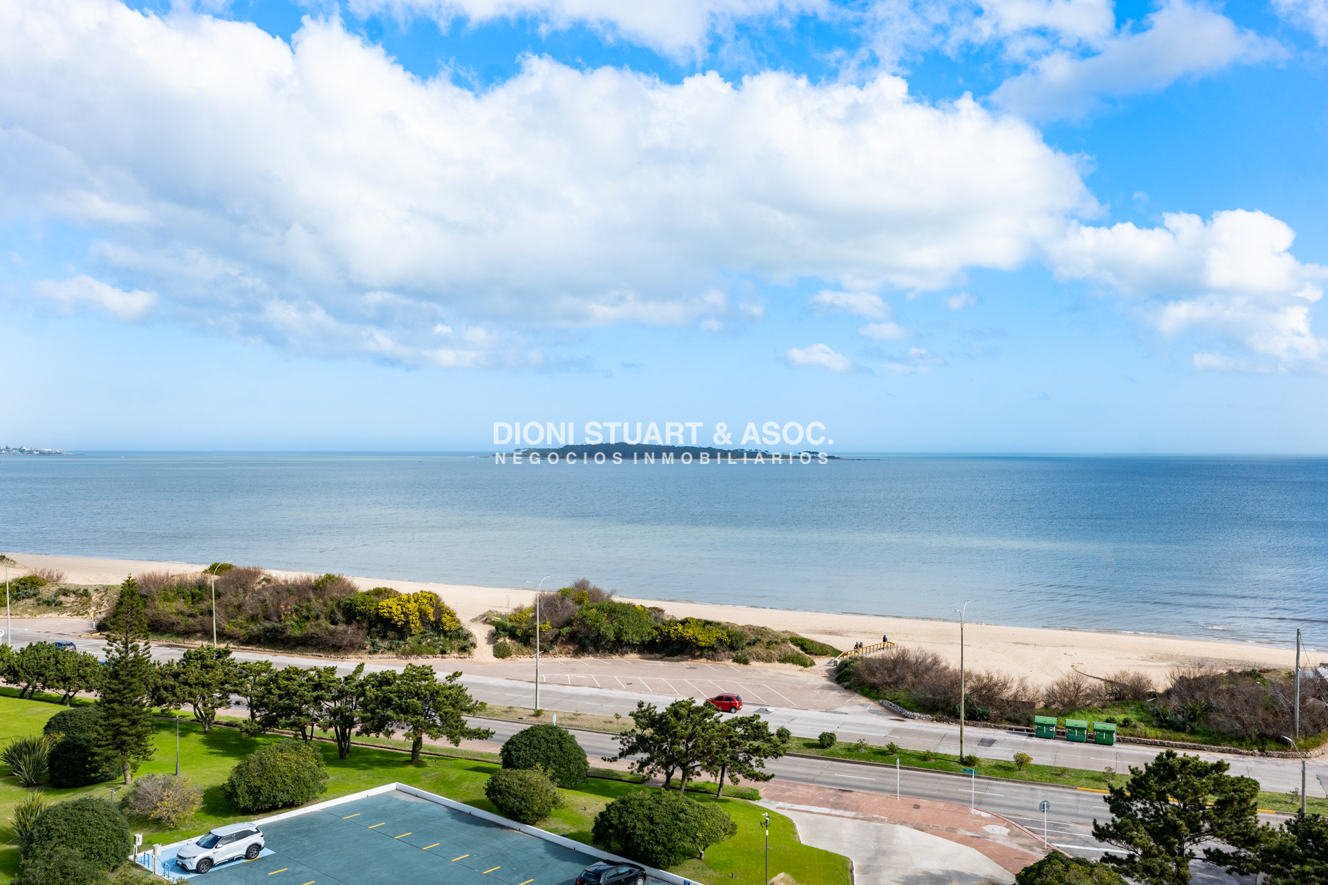 Apartamento ID.1059 - ALQUILER APARTAMENTO 3 DORMITORIOS FRENTE AL MAR PLAYA MANSA - COMPLEJO LINCOLN CENTER