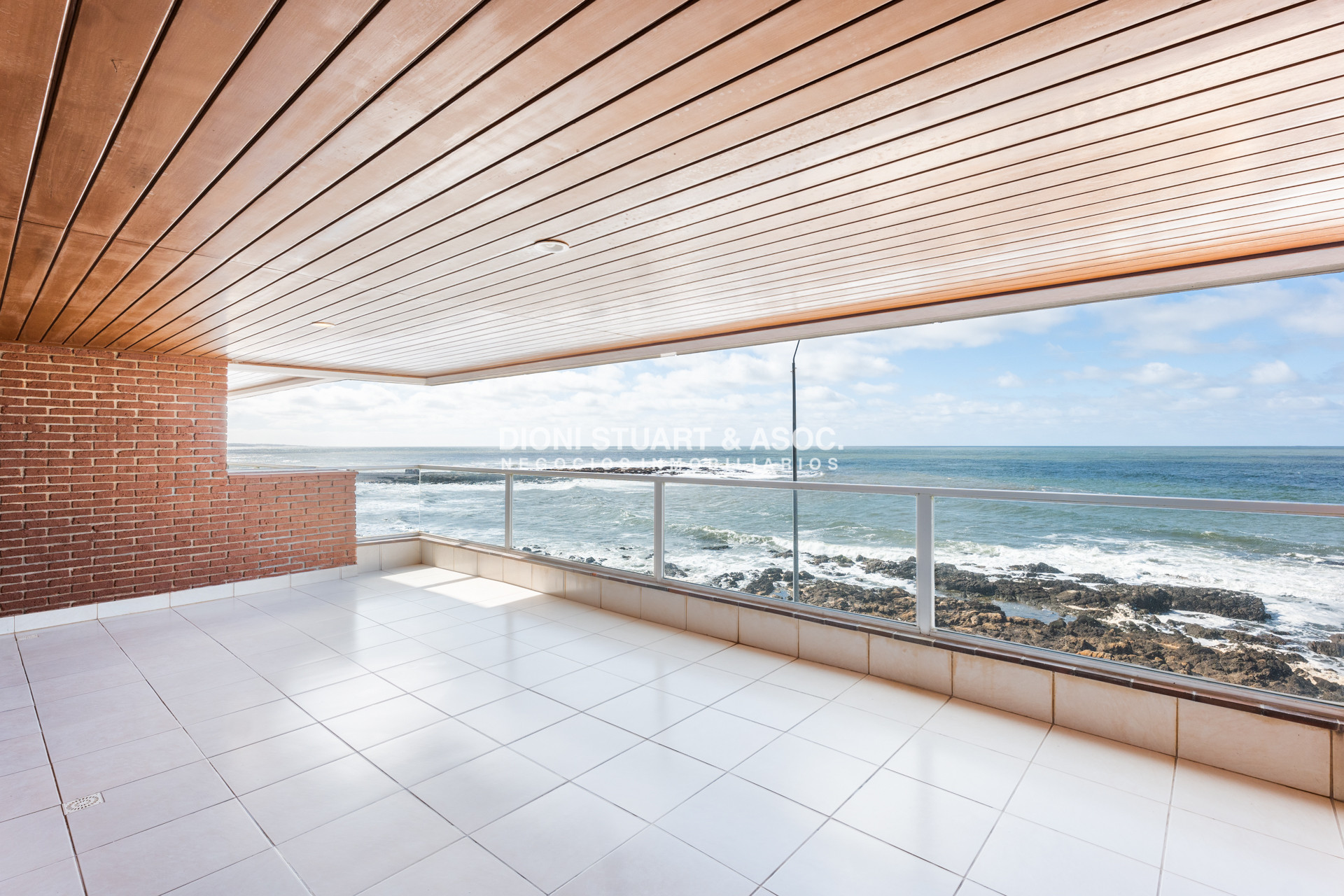 Apartamento ID.749 - Edificio Carmel - Apartamento de 3 Dorm y Dep. - Punta del Este