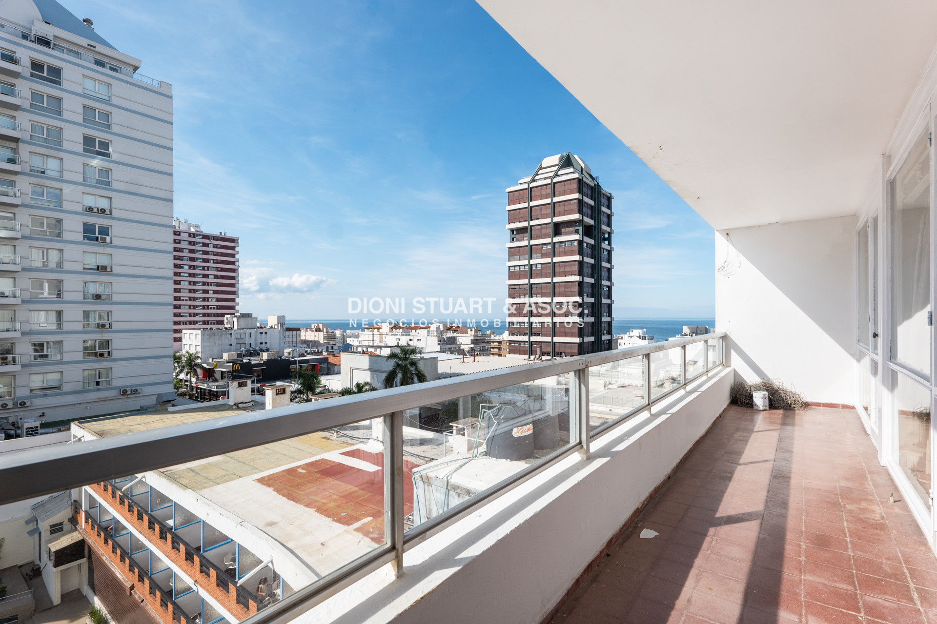 Apartamento ID.961 - APARTAMENTO EN VENTA DE 1 DORM Y MEDIO CON VISTA AL MAR EN LA PENÍNSULA PUNTA DEL ESTE