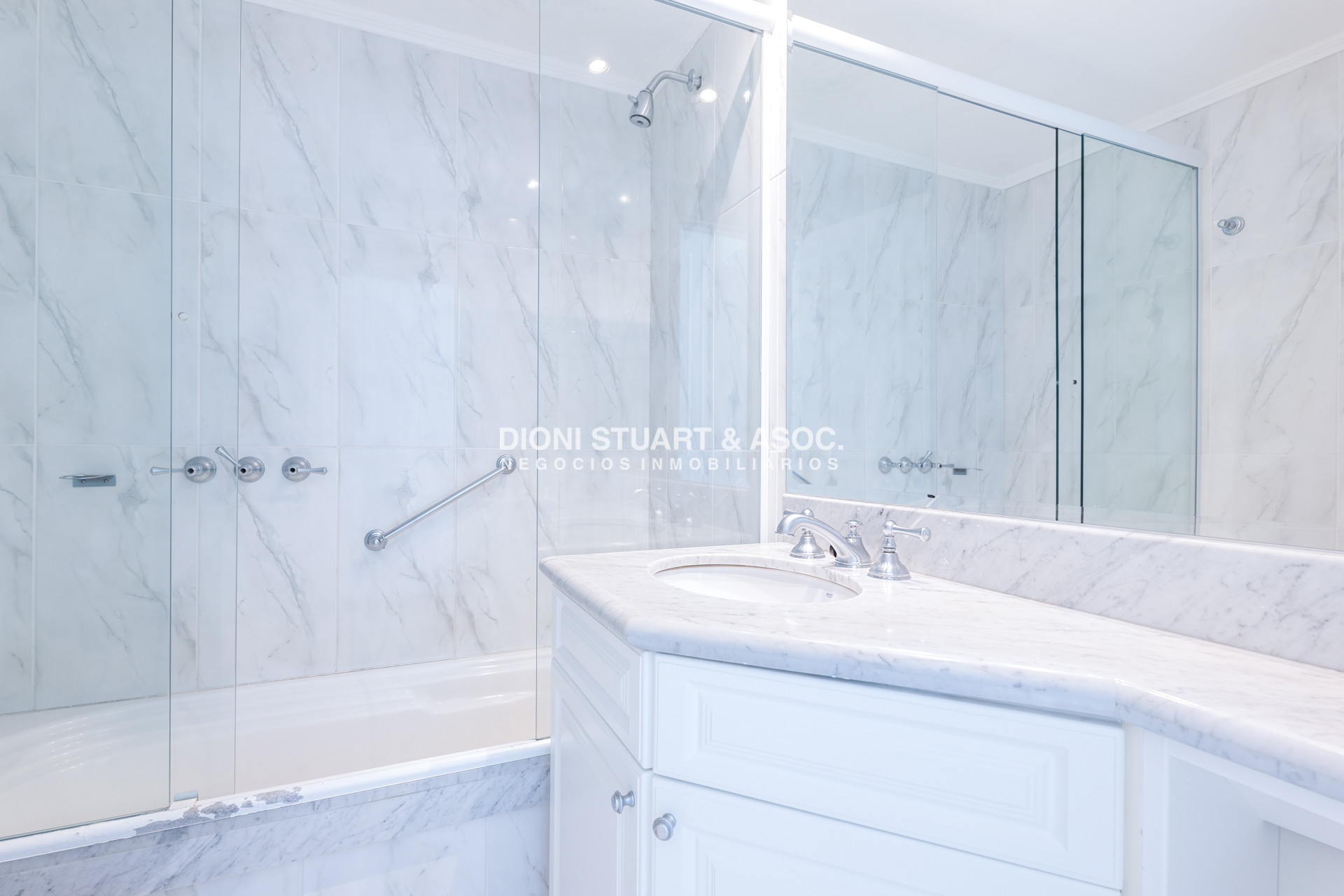 Apartamento ID.631 - MILLENIUM TOWER ESQUINERO EN VENTA - 3 DORM EN SUITE + DEP. 