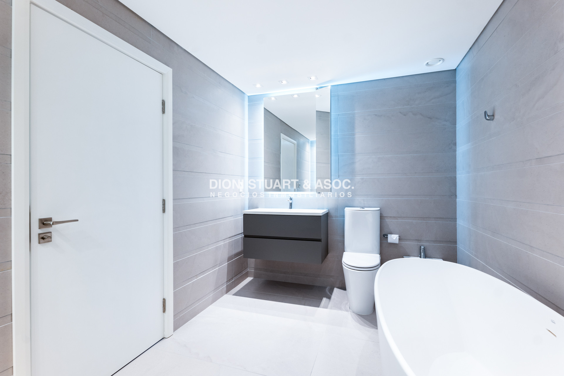 Apartamento ID.829 - DEPARTAMENTO EN VENTA EN LE PARC III UNIFICADO - IMPONENTE