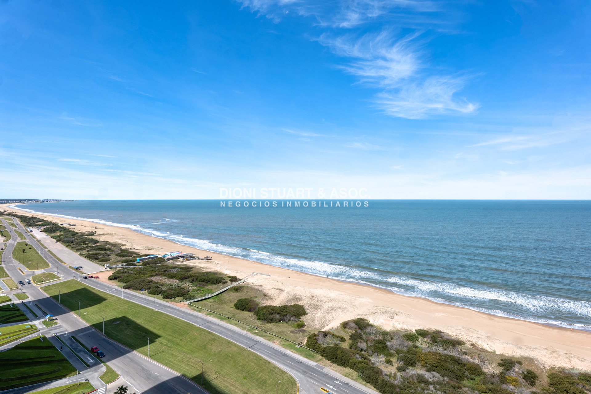 Apartamento ID.1121 - TRUMP UNIFICADO - 4 SUITES + DEPENDENCIA