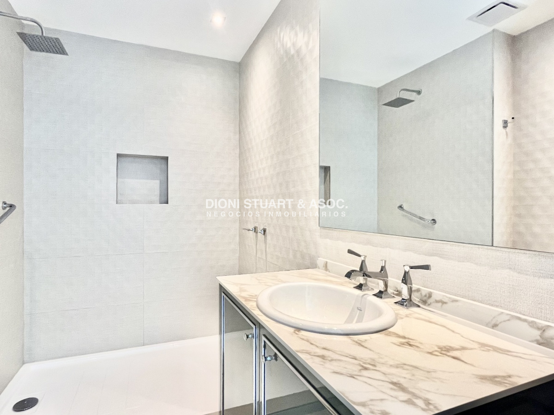 Apartamento ID.385 - Fendi Chateau - Piso Alto -  Esquinero a Punta del Este 