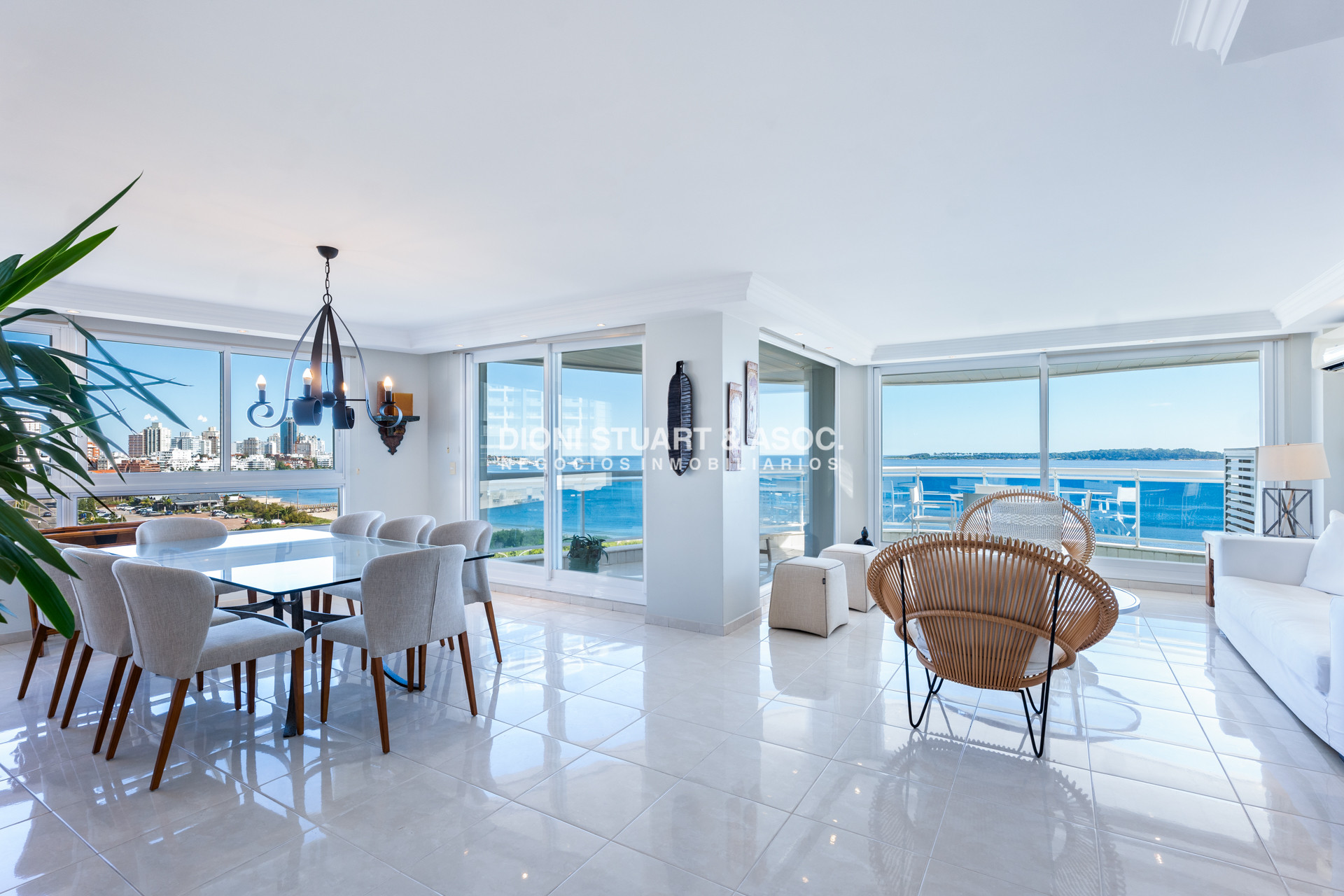 Apartamento ID.949 - DEPARTAMENTO ESQUINERO EN VENTA EN MILLENIUM TOWER PLAYA MANSA - 3 DORMITORIOS EN SUITE + DEPENDENCIA