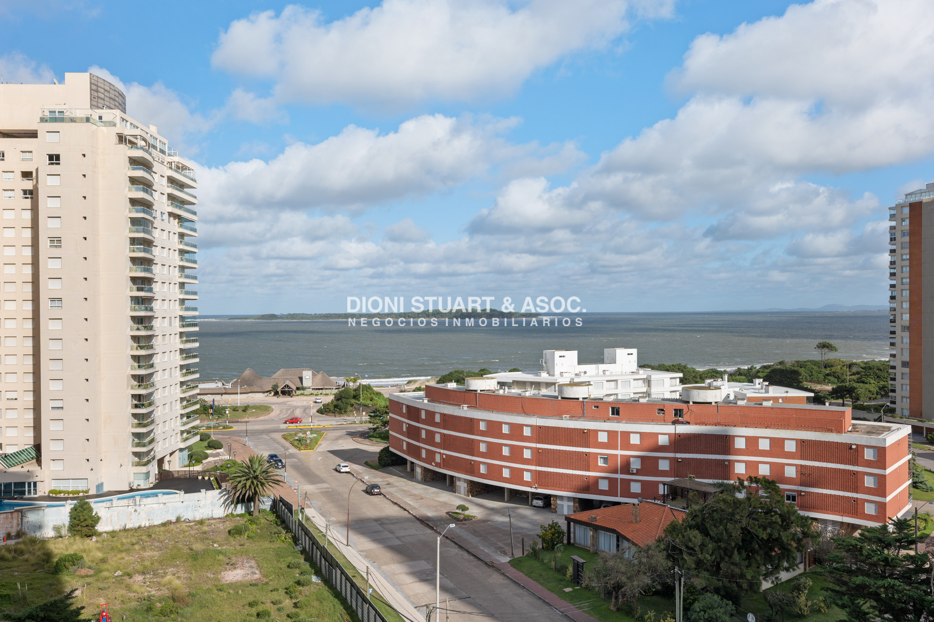 Apartamento ID.660 - Alquiler Anual o Invernal - Temporada  - Miami Boulevard I - 2 Dormitorios - Todos los Amenities - Playa Mansa