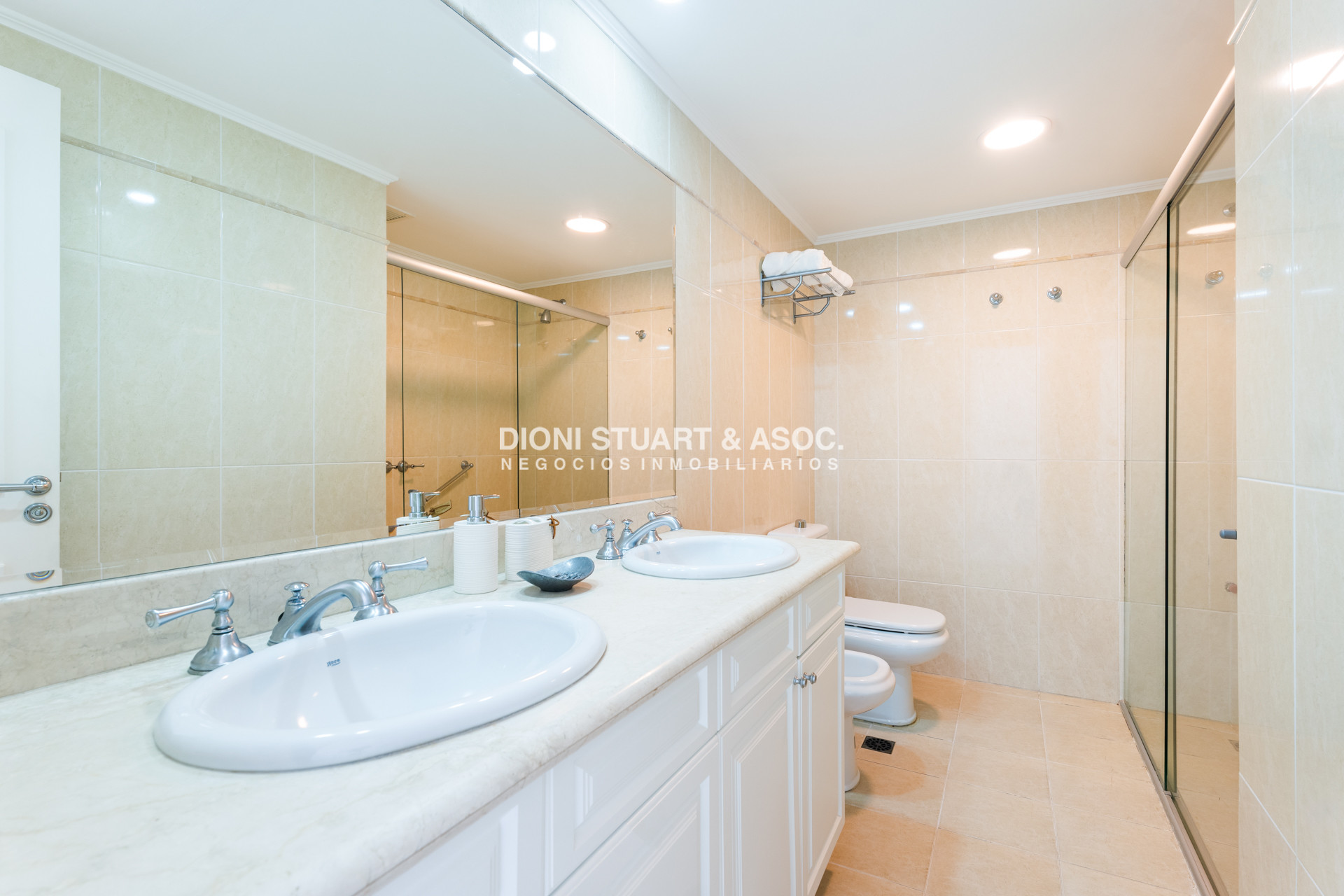 Apartamento ID.800 - MILLENIUM TOWER EN ALQUILER DE TEMPORADA - 3 DORMITORIOS EN SUITE + DEP. - LA MEJOR VISTA