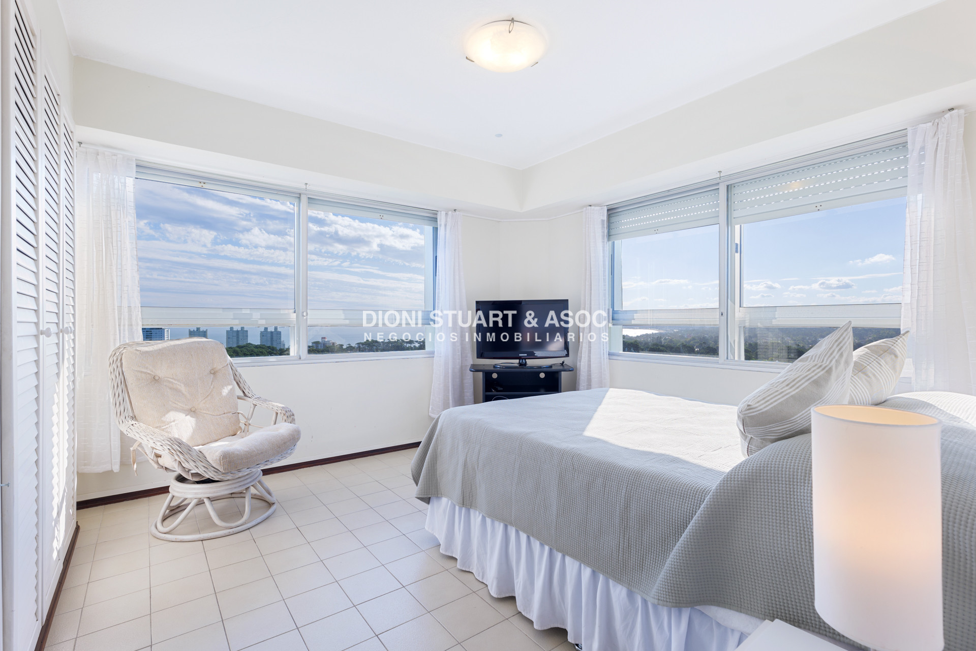 Apartamento ID.636 - Oportunidad - Apartamento en Roosevelt - 2 Dormitorios - Vista al Mar - Orientación Sol - Parquemar Roosevelt