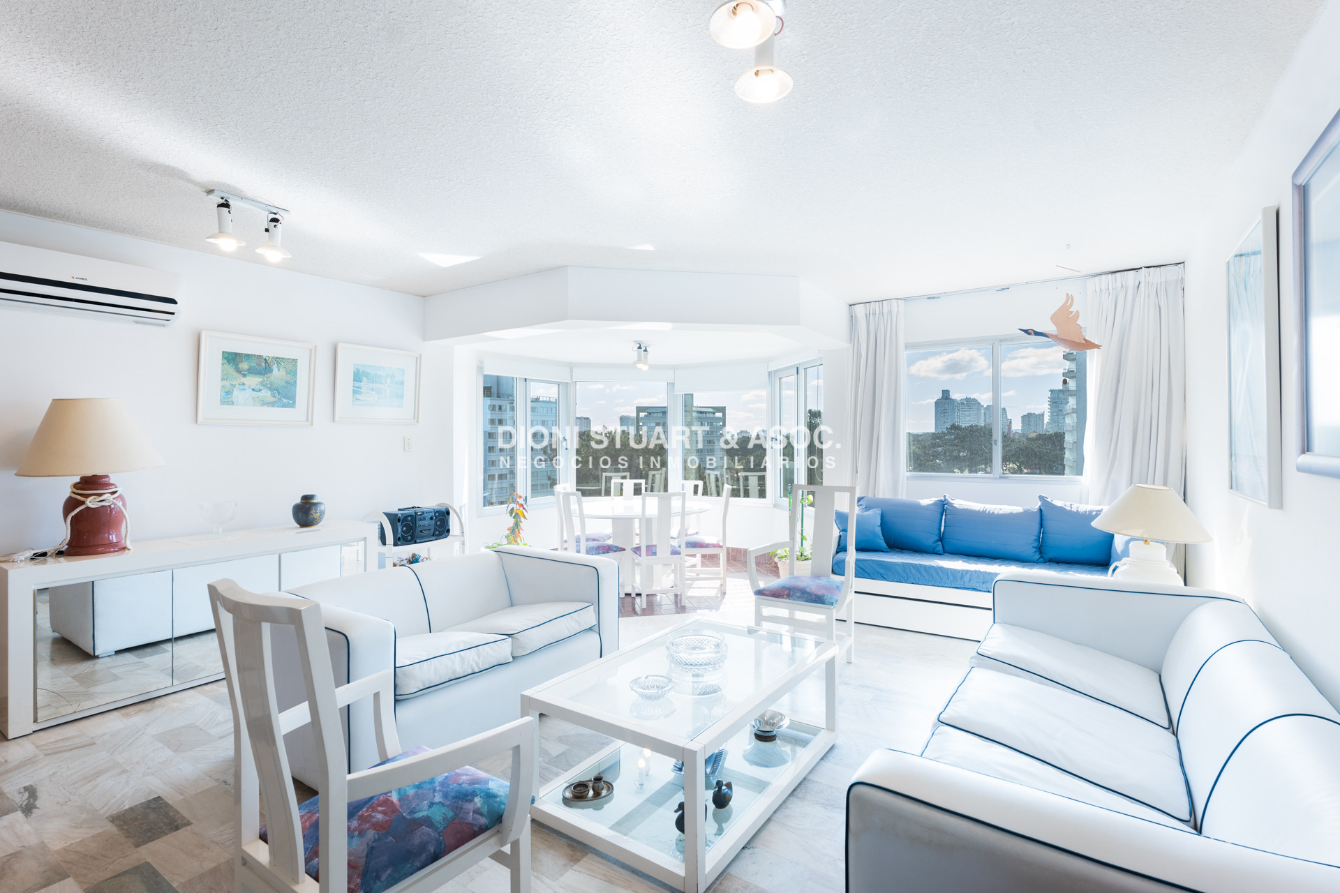 Apartamento ID.777 - Apartamento en Roosevelt Center en Venta - 3 Dormitorios 