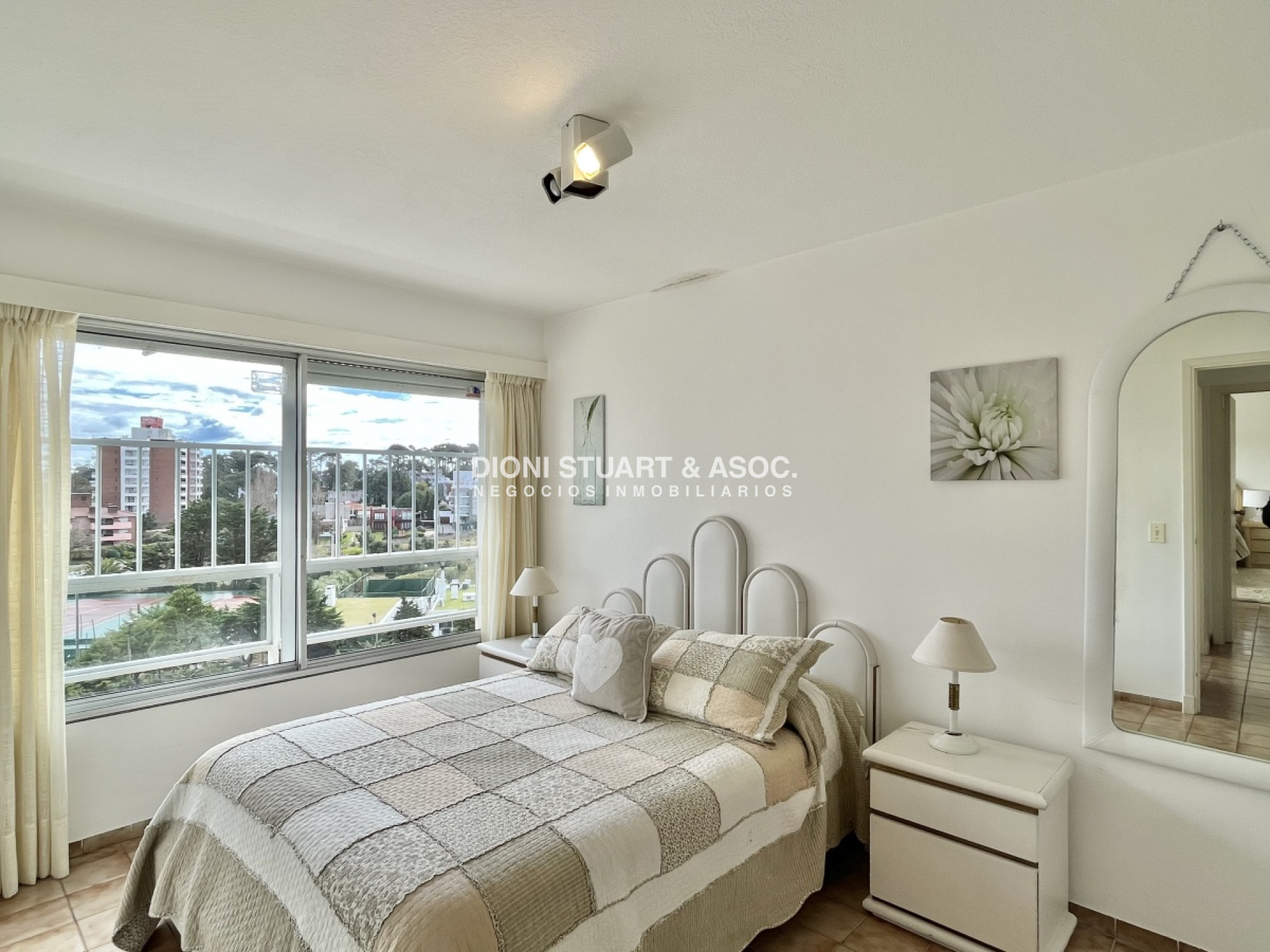 Apartamento ID.37 - Departamento en Venta - 3 Dormitorios + Dependencia - Complejo Lincoln Center - Playa Mansa - Punta del Este