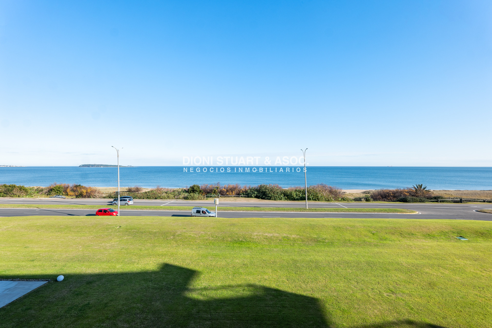 Apartamento ID.1017 - APARTAMENTO EN VENTA - PLAYA MANSA - LUMIERE - ESQUIENRO - 3 DORM + DEP. SERV