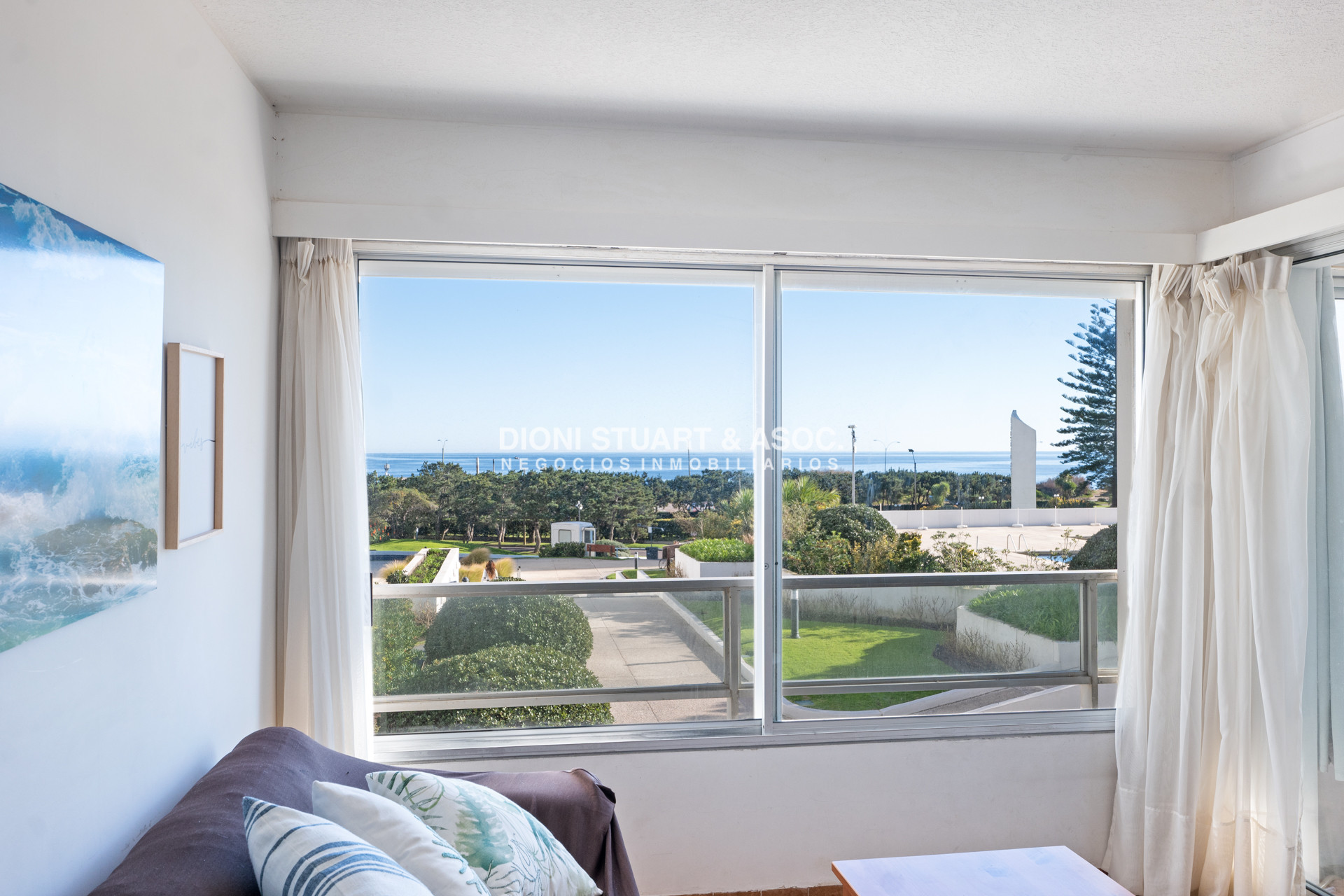 Apartamento ID.26 - Alquiler Frente al Mar (Febrero - Carnaval y Turismo Libre) - 1 Dormitorio y Medio - 4 Personas - Piscina y Serv. de Playa - Complejo Lincoln Center