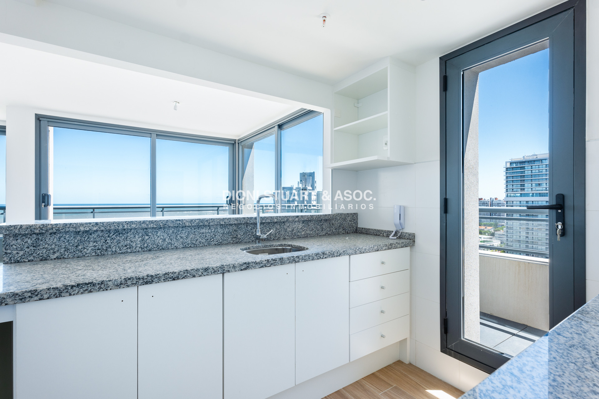 Apartamento ID.864 - APARTAMENTO A ESTRENAR EN PLAYA BRAVA PUNTA DEL ESTE - 2 DORMITORIOS - EDIF. SIGLO SOL II - BAJAS EXPENSAS
