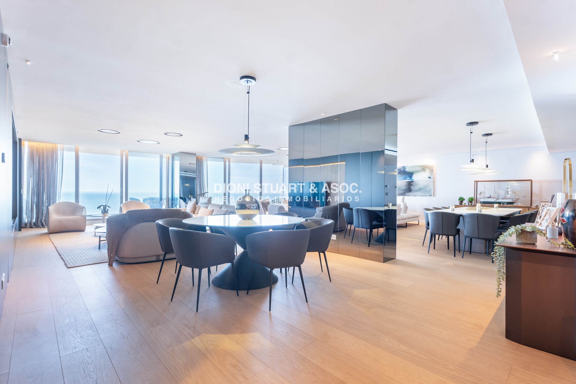 Apartamento ID.1121 - TRUMP UNIFICADO - 4 SUITES + DEPENDENCIA
