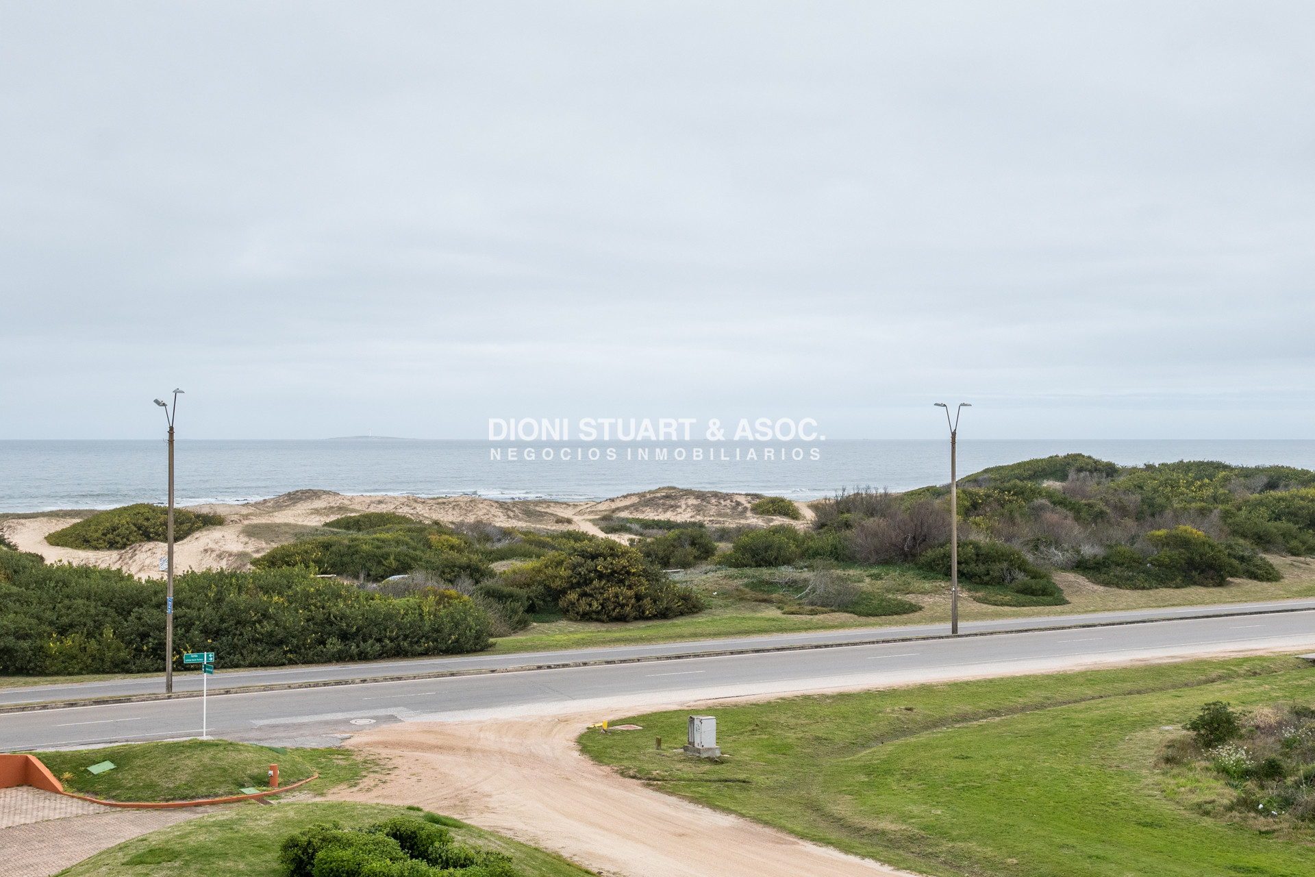 Apartamento ID.760 - DEPARTAMENTO EN VENTA EN PLAYA BRAVA PRIMER LINEA 4 DORMITORIOS EN SUITE - EDIF. AGUAS AZULES