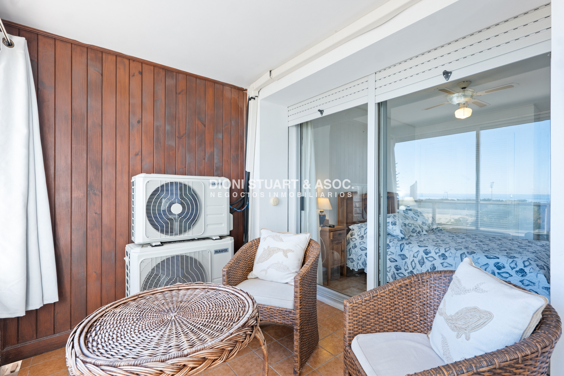 Apartamento ID.26 - Alquiler Frente al Mar (Febrero - Carnaval y Turismo Libre) - 1 Dormitorio y Medio - 4 Personas - Piscina y Serv. de Playa - Complejo Lincoln Center
