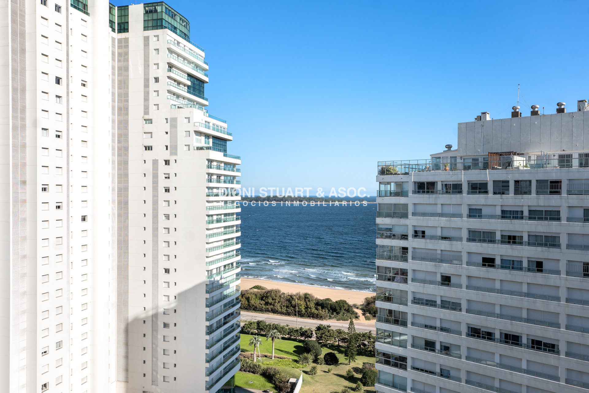 Apartamento ID.27 - ALQUILER DE TEMPORADA FRENTE AL MAR 3 DORMITORIOS COMPLEJO LINCOLN CENTER TORRE JEFFERSON PLAYA MANSA