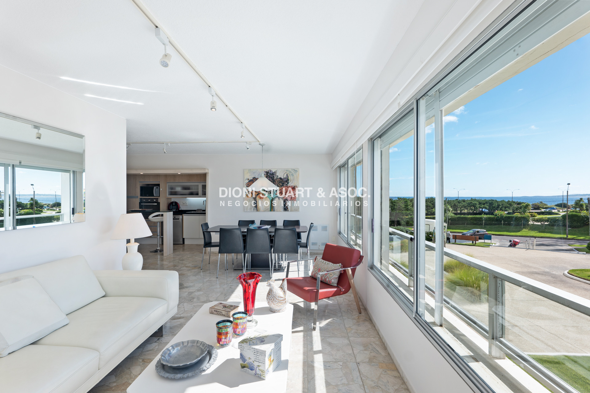 Apartamento ID.407 - Oportunidad - Apartamento en Venta - Primera Linea Mansa - 2 Dormitorios y Medio - Reciclado - Complejo Lincoln Center