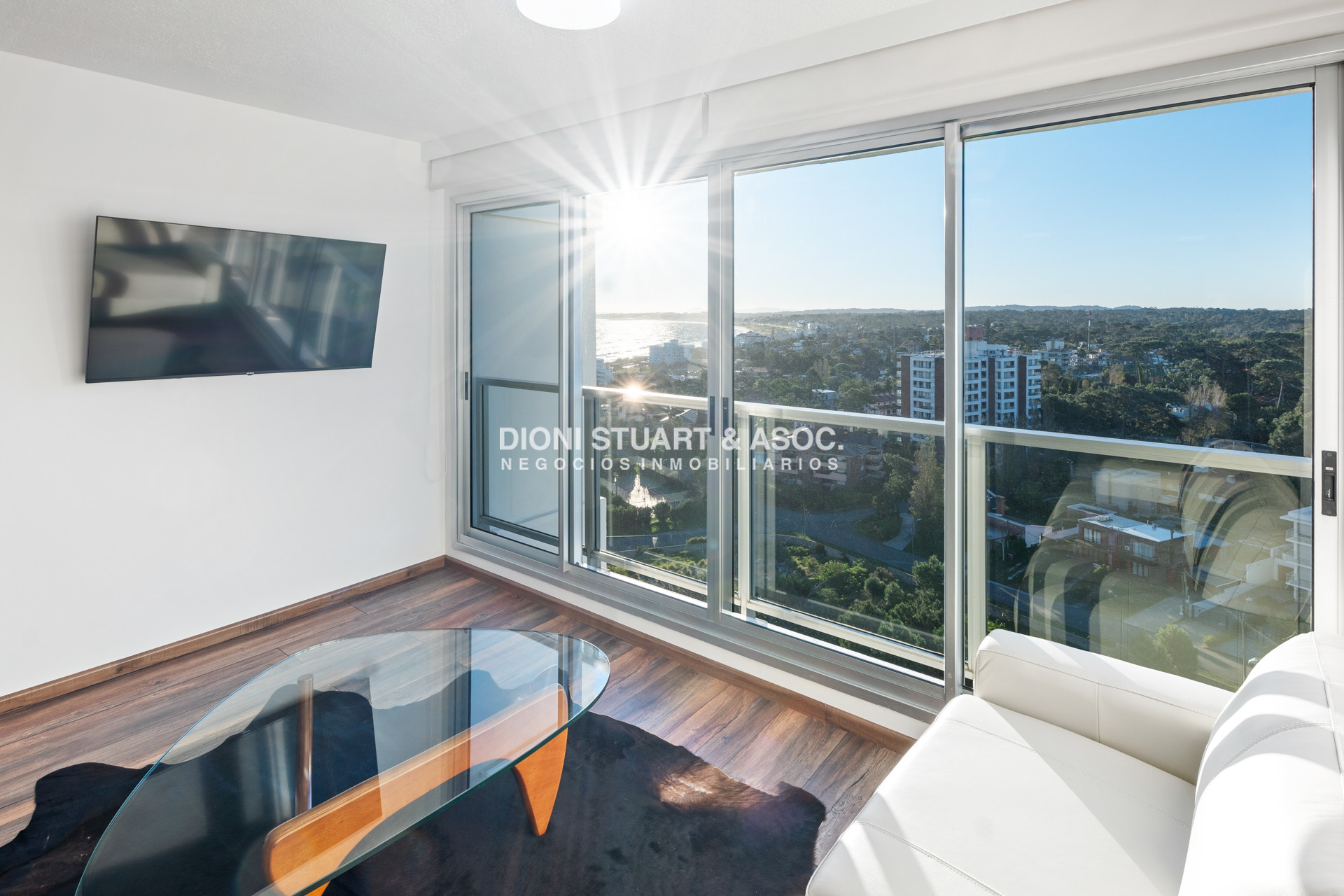 Apartamento ID.656 - Alquiler Anual -  2 Dormitorios - Sol y Amenities - Complejo Lincoln Center