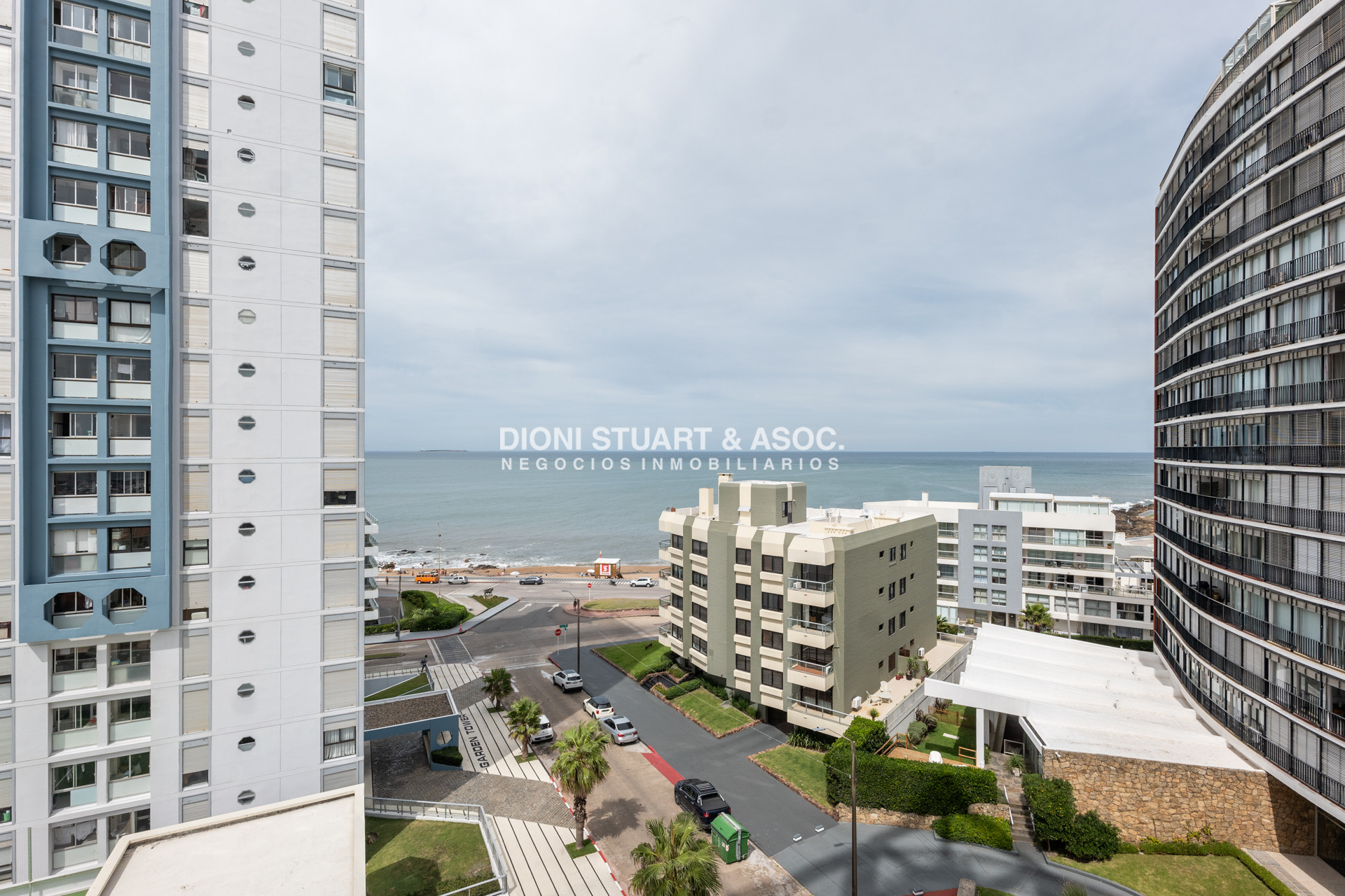 Apartamento ID.927 - DEPARTAMENTO EN PUNTA DEL ESTE CON VISTA AL MAR - 2 DORMITORIOS - TORRE PLAZA