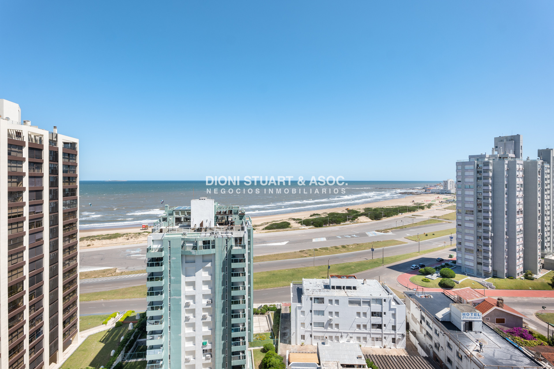 Apartamento ID.866 - APARTAMENTO A ESTRENAR EN PLAYA BRAVA PUNTA DEL ESTE - 2 DORMITORIOS - EDIF. SIGLO SOL II - BAJAS EXPENSAS