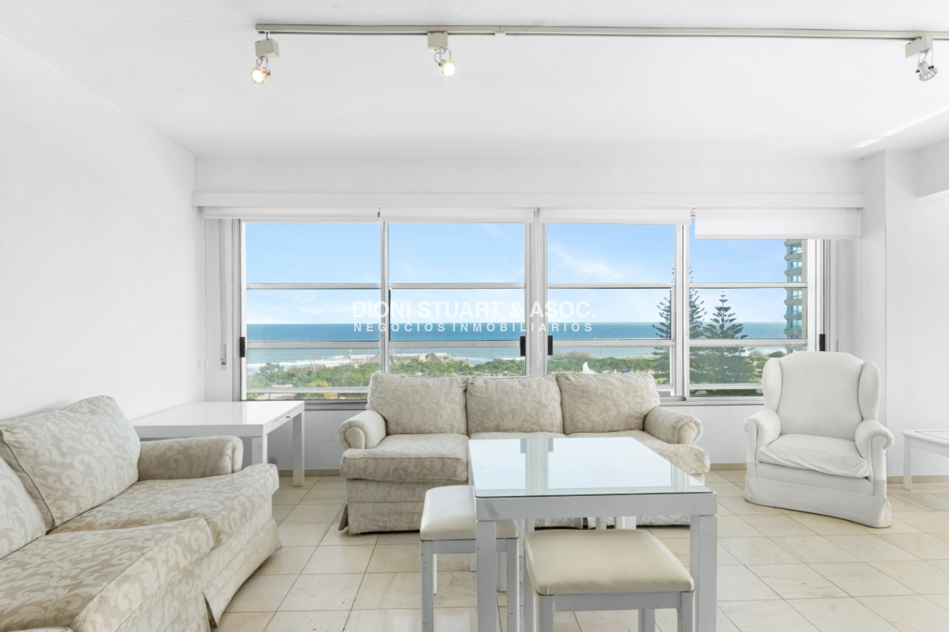 Apartamento ID.501 - APARTAMENTO EN VENTA FRENTE AL MAR 3 DORMITORIOS + DEPENDENCIA COMPLEJO LINCOLN CENTER TORRE JEFFERSON PLAYA MANSA