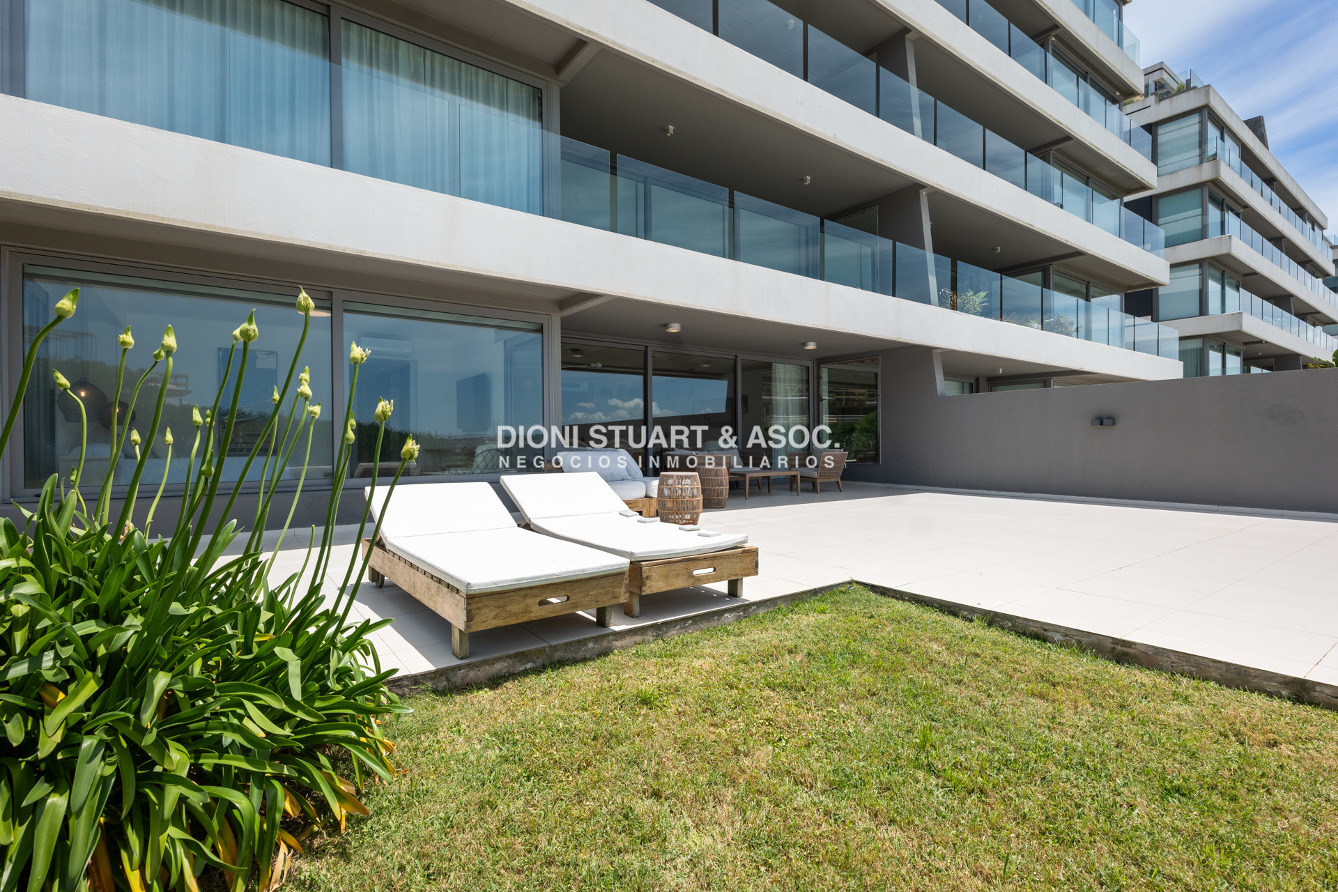 Apartamento ID.874 - Tiburon Terrazas Barra SS - Semi piso con piscina