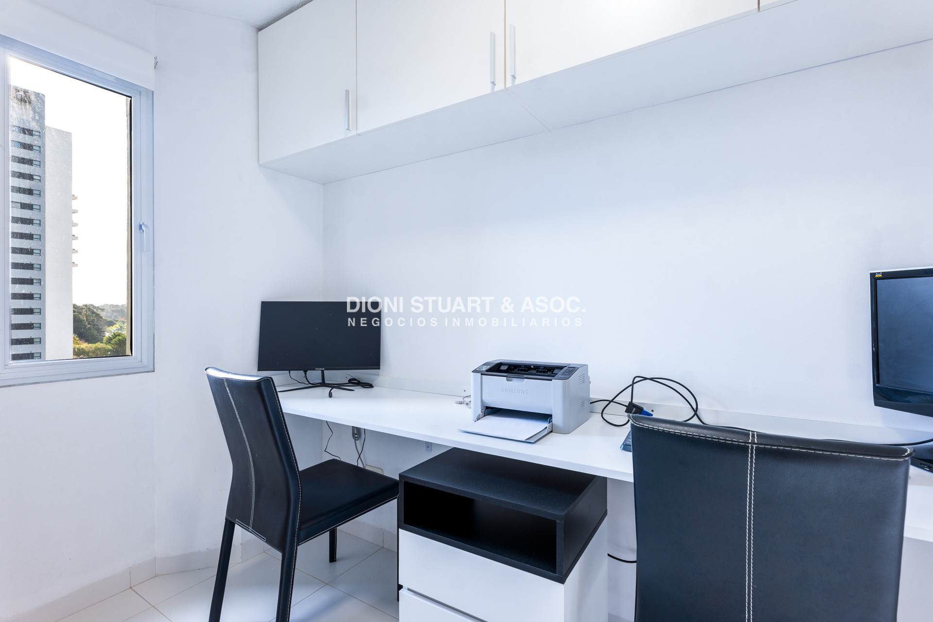 Apartamento ID.1005 - ROOSEVELT CENTER ESQUINERO RECICLADO - 3 DORMITORIOS Y DEP.