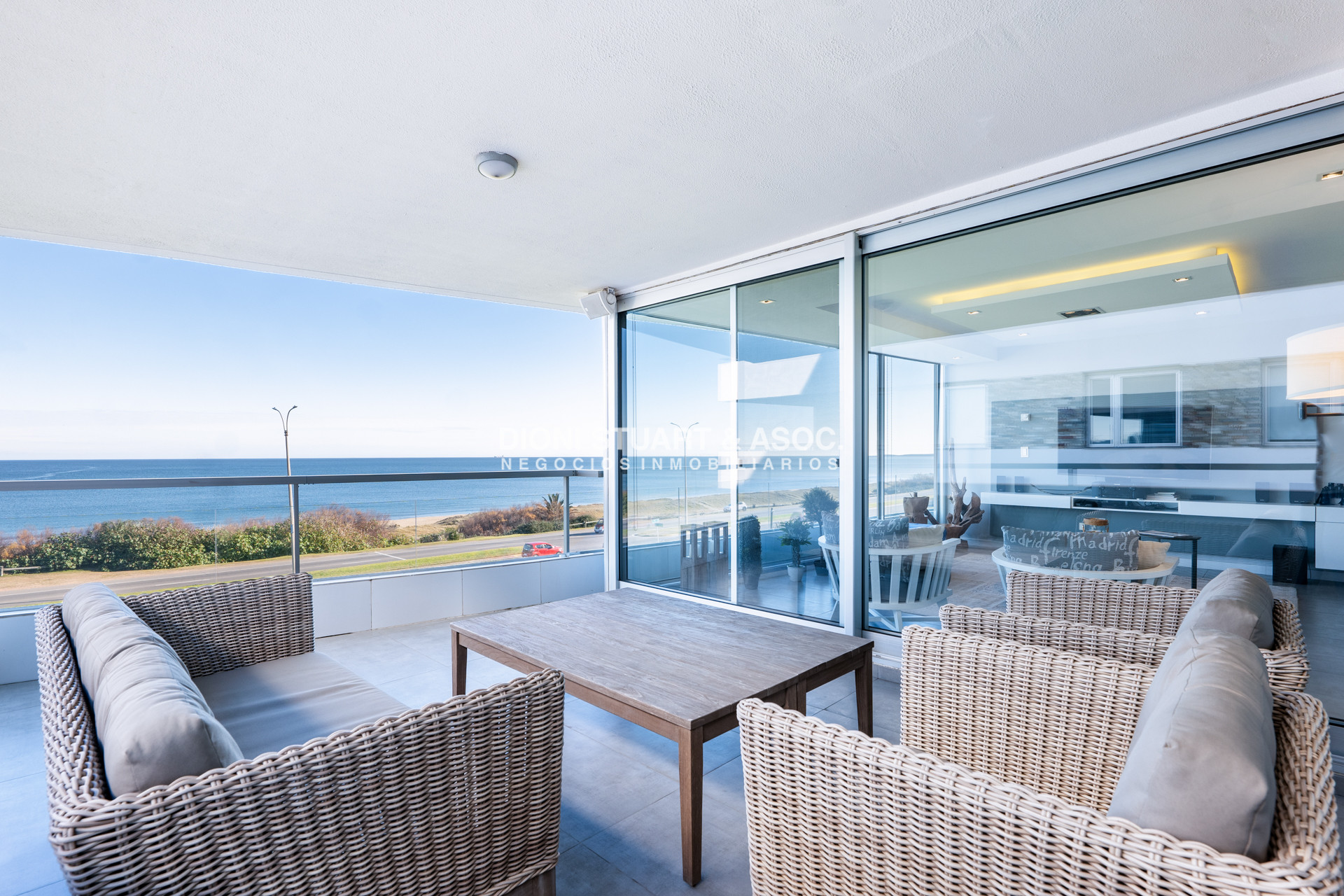 Apartamento ID.1017 - APARTAMENTO EN VENTA - PLAYA MANSA - LUMIERE - ESQUIENRO - 3 DORM + DEP. SERV