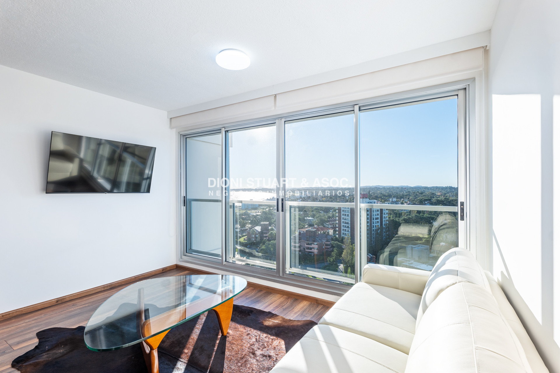 Apartamento ID.656 - Alquiler Anual -  2 Dormitorios - Sol y Amenities - Complejo Lincoln Center