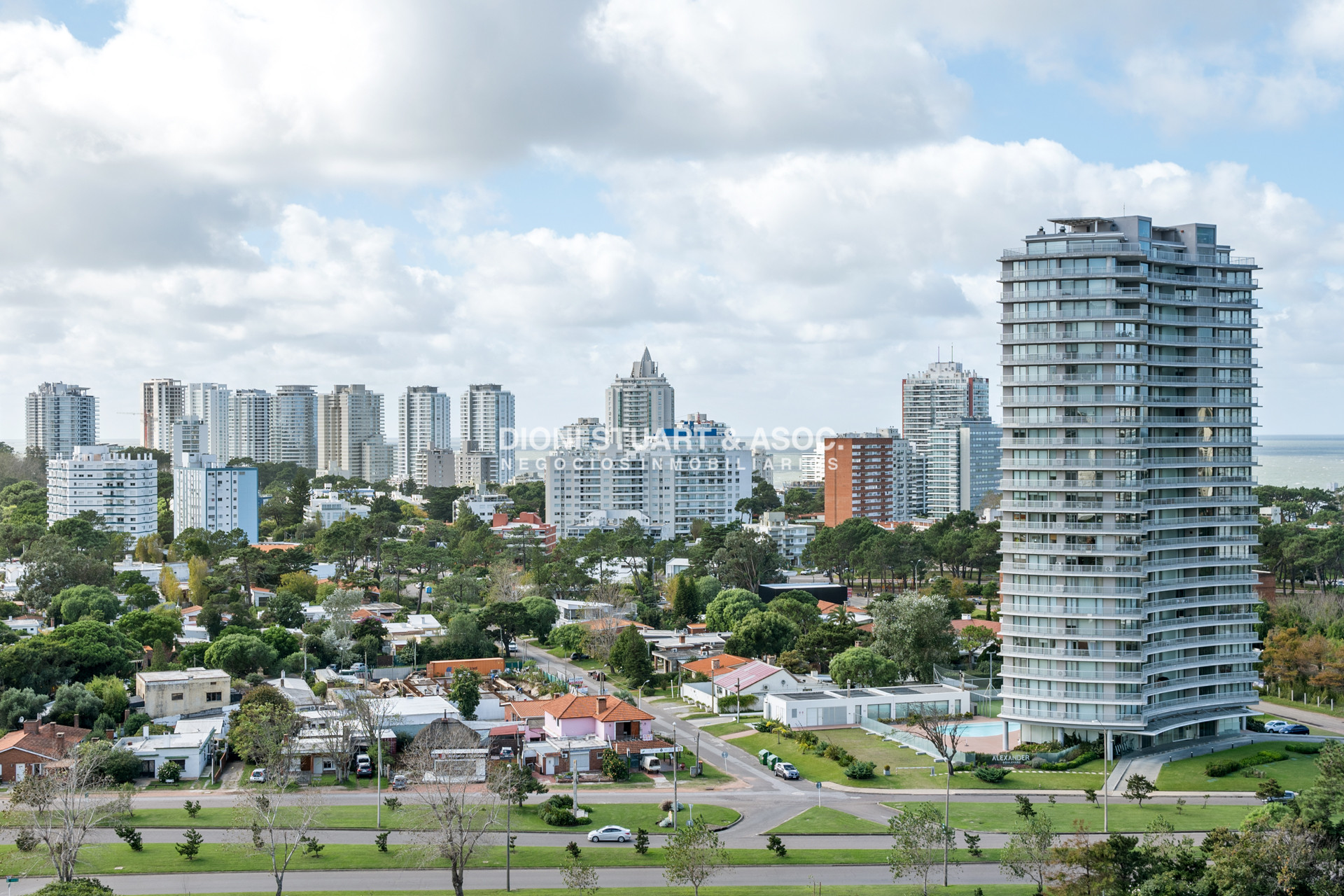 Apartamento ID.661 - Apartamento en Alquiler Invernal - Anual - Temporada - Edificio Miami Boulevard I - Playa Mansa - Punta del Este