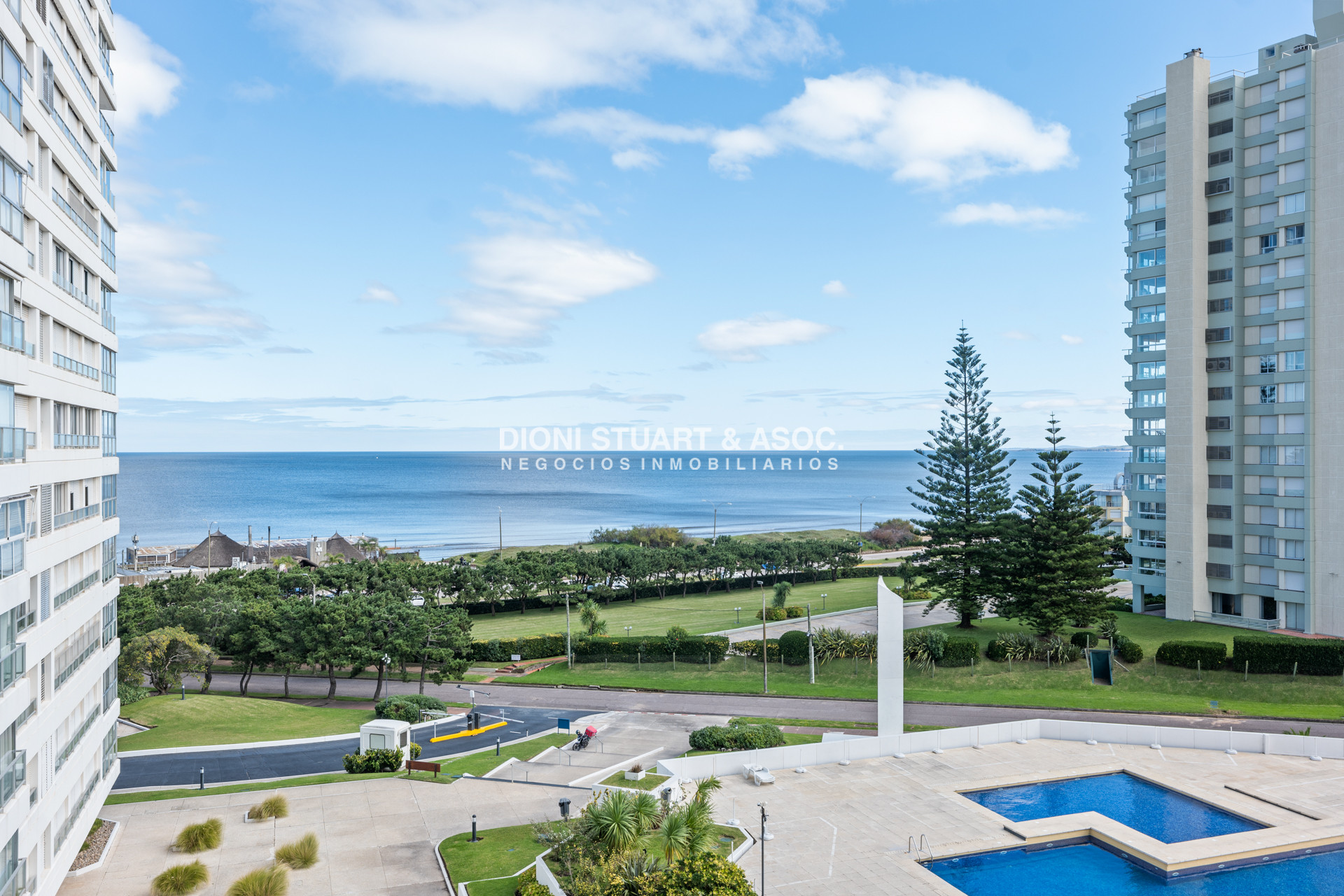 Apartamento ID.665 - DEPARTAMENTO EN VENTA EN PLAYA MANSA - 3 DORM Y DEP. - RECICLADO - COMPLEJO LINCOLN CENTER - TORRE JEFFERSON
