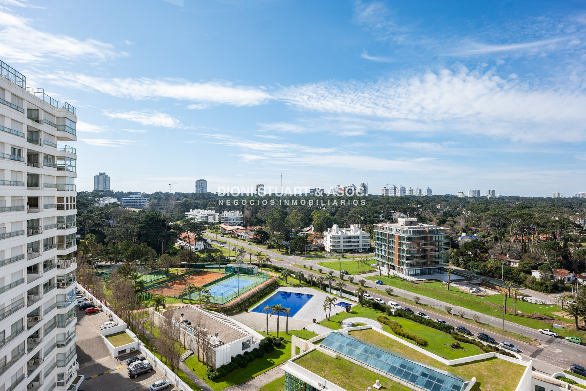 Apartamento ID.1046 - VENTA APARTAMENTO 2 DORMITORIOS Y MEDIO - PLAYA MANSA - COMPLEJO LINCOLN CENTER