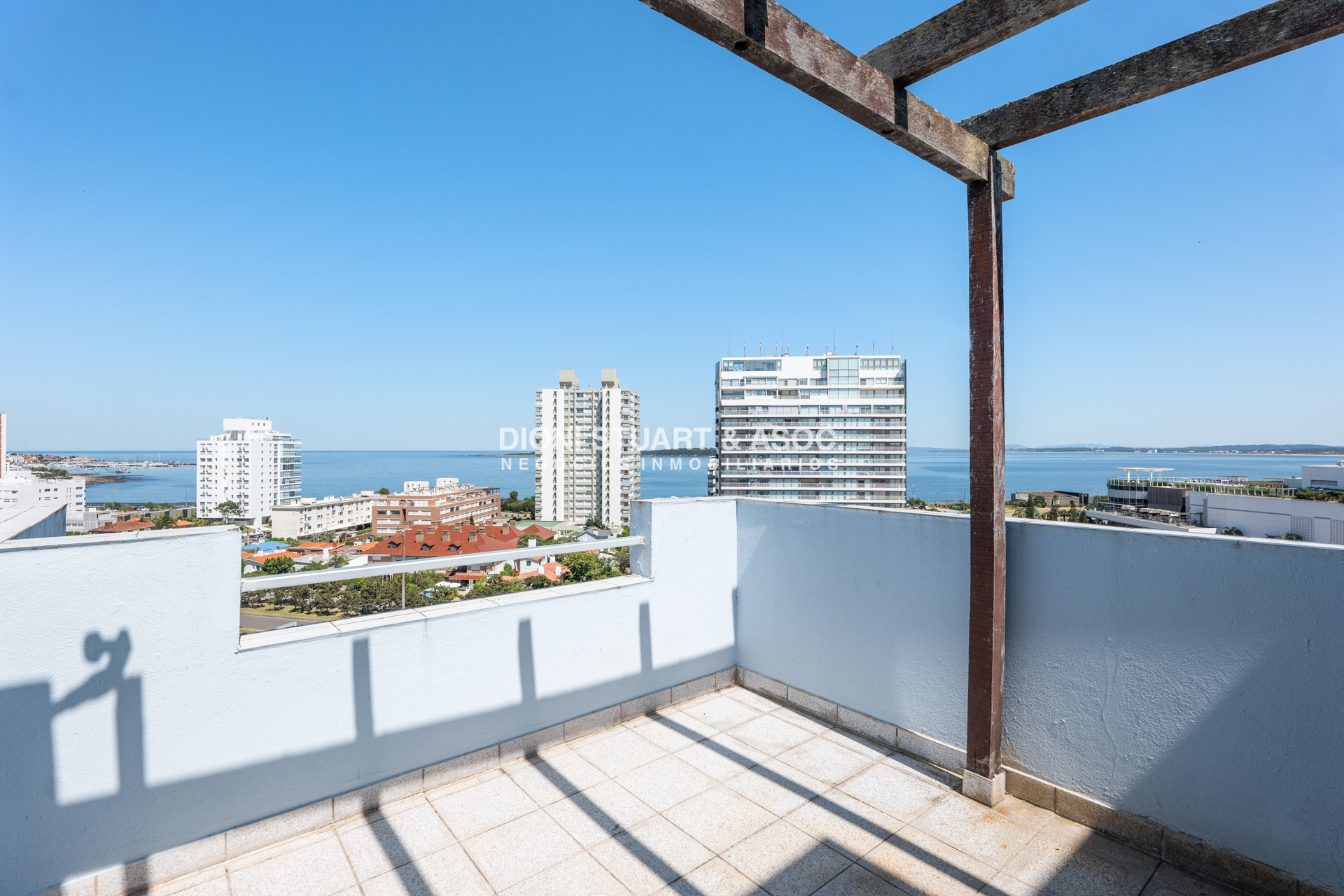 Apartamento ID.372 - DEPARTAMENTO PENT HOUSE DUPLEX CON VISTA AL MAR - EDIFICIO CAP FERRAT - 2 DORMITORIOS