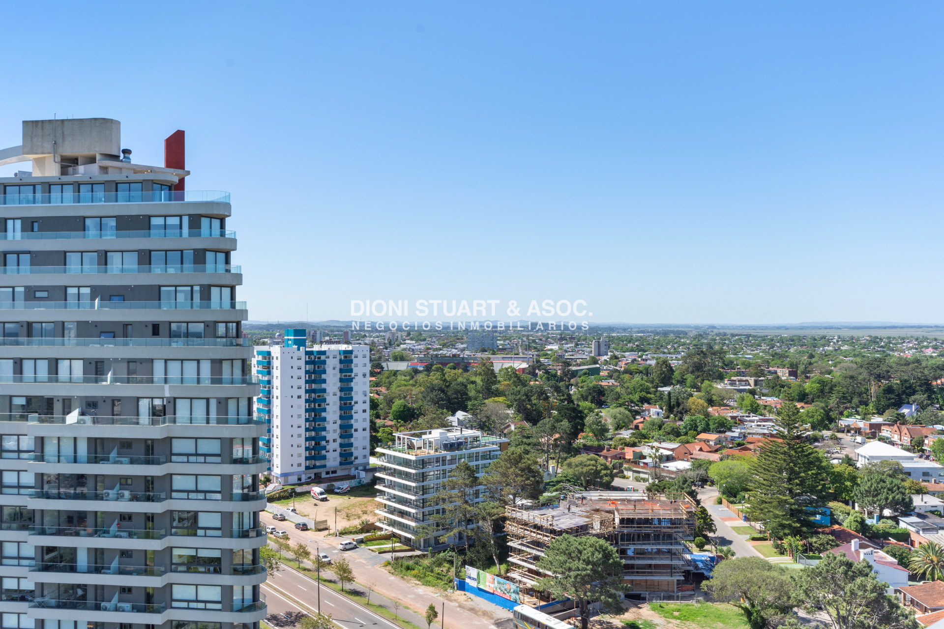 Apartamento ID.579 - Parquemar Roosevelt - Piso alto - 2 Dorm 