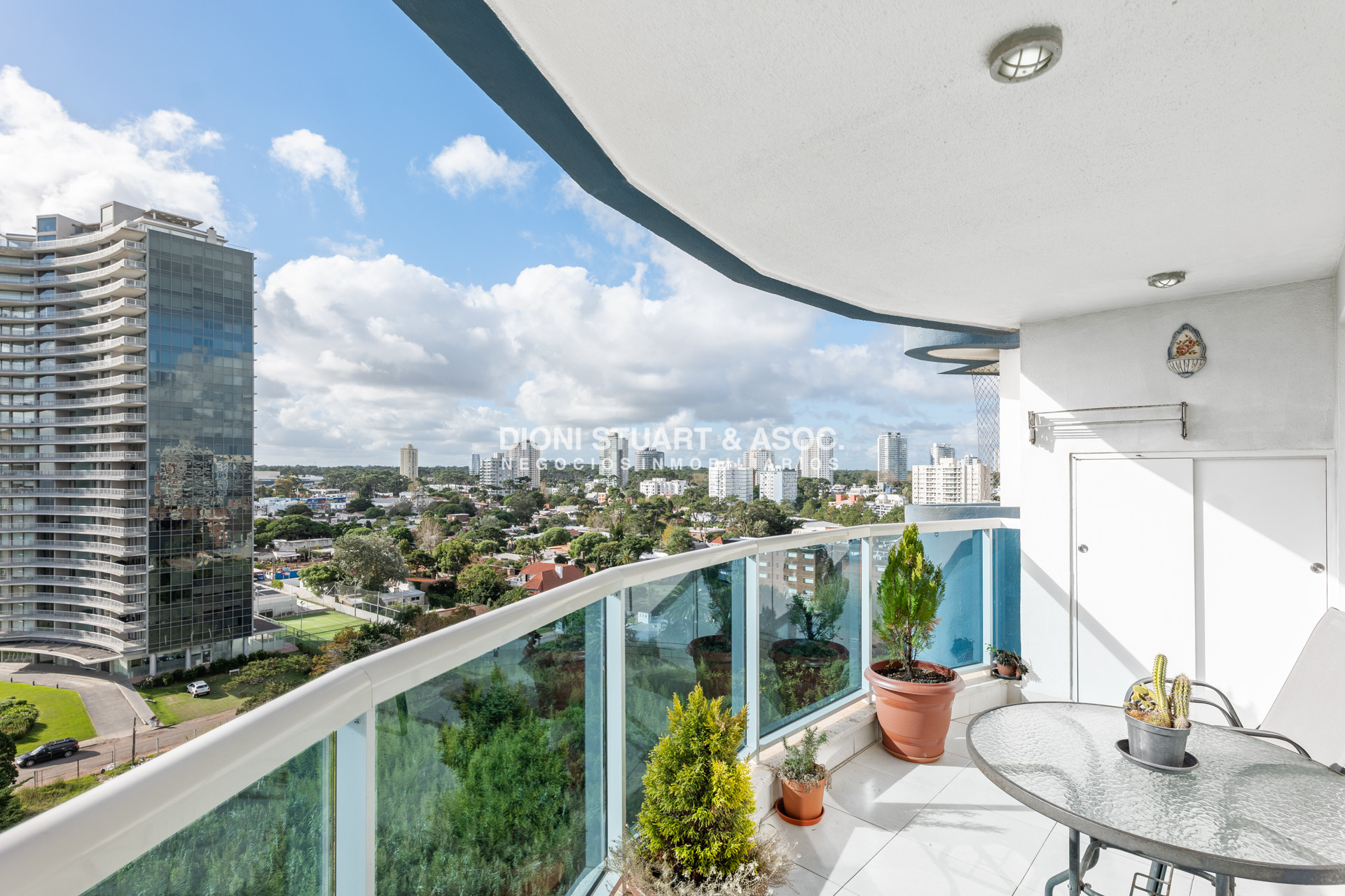 Apartamento ID.662 - CASINO TOWER - EN VENTA - 2 DORM - TIPOLOGÍA 05