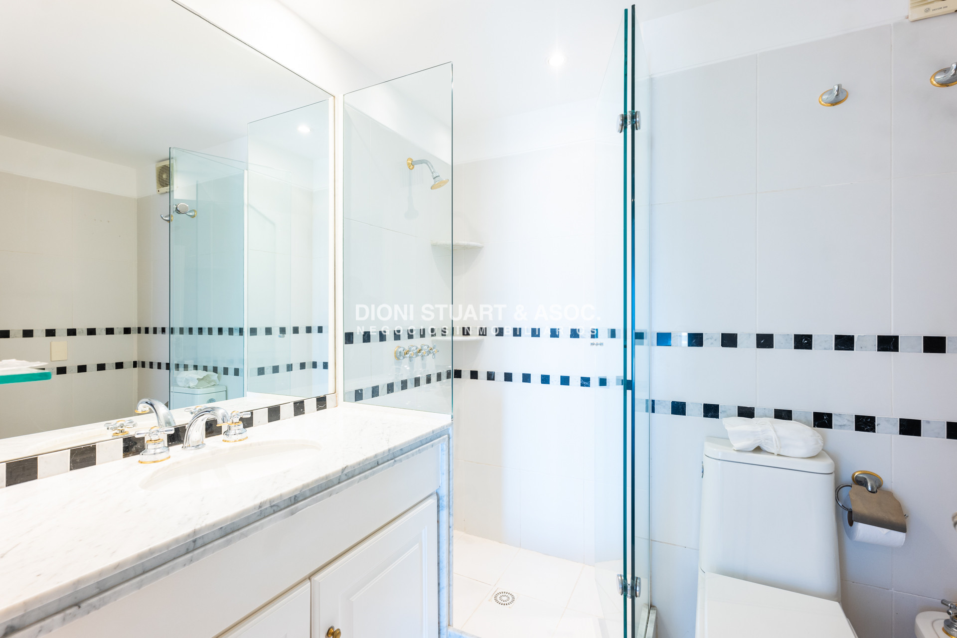 Apartamento ID.757 - PENT HOUSE EN VENTA PRIMERA LINEA BRAVA - EDIF. AGUAS AZULES - 5 DORM EN SUITE