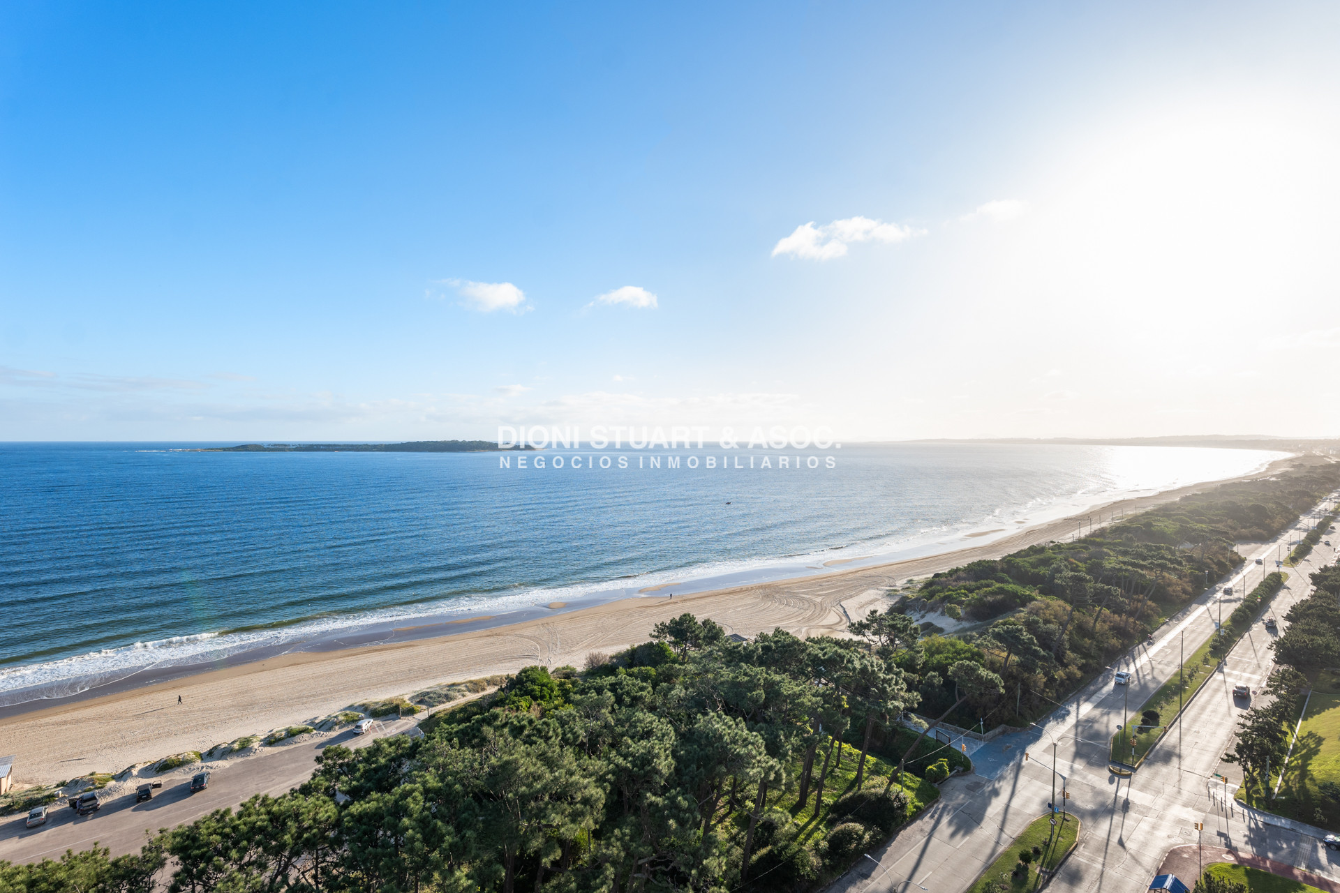 Apartamento ID.978 - APARTAMENTO EN VENTA EN EDIFICIO IMARANGATU - 3 DORM + DEP. CON PARRILLERO