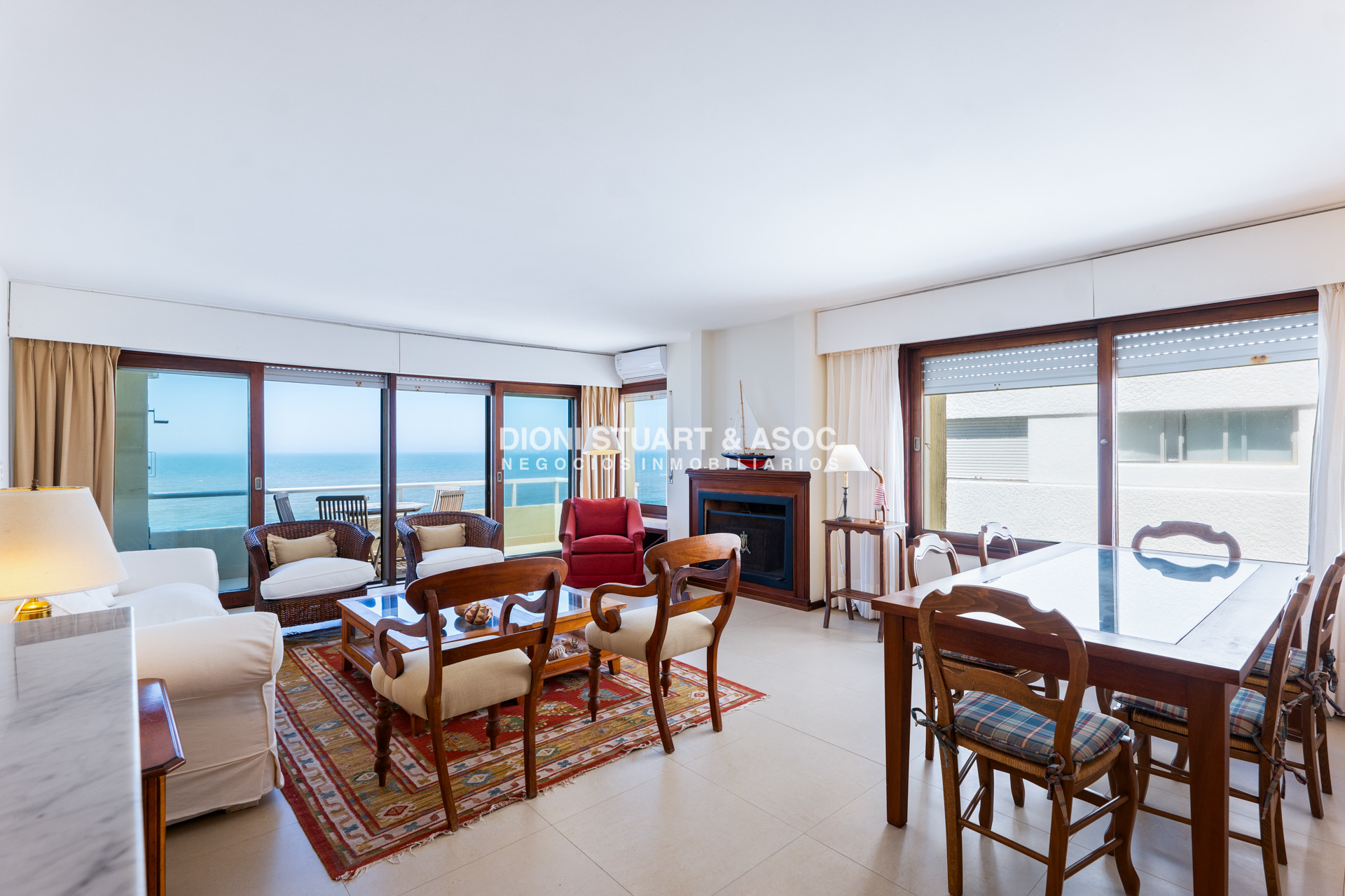 Apartamento ID.920 - DEPARTAMENTO EN VENTA FRENTE AL MAR - CON PARRILLERO - 3 DORMITORIOS - RECICLADO - PENINSULA - PUNTA DEL ESTE