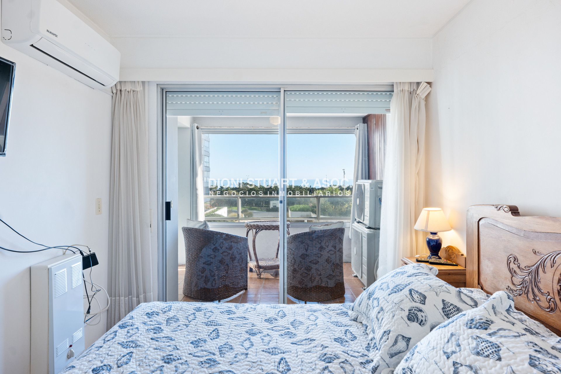 Apartamento ID.26 - Alquiler Frente al Mar (Febrero - Carnaval y Turismo Libre) - 1 Dormitorio y Medio - 4 Personas - Piscina y Serv. de Playa - Complejo Lincoln Center