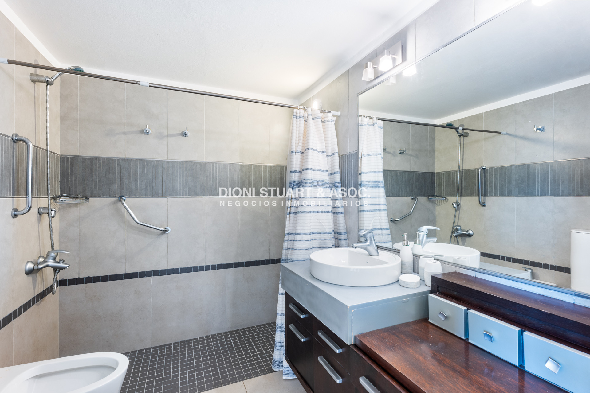 Apartamento ID.768 - DEPARTAMENTO EN VENTA FRENTE AL MAR EN TORRE JEFFERSON - 3 DORMITORIOS + DEPENDENCIA -  RECICLADO - COMPLEJO LINCOLN CENTER